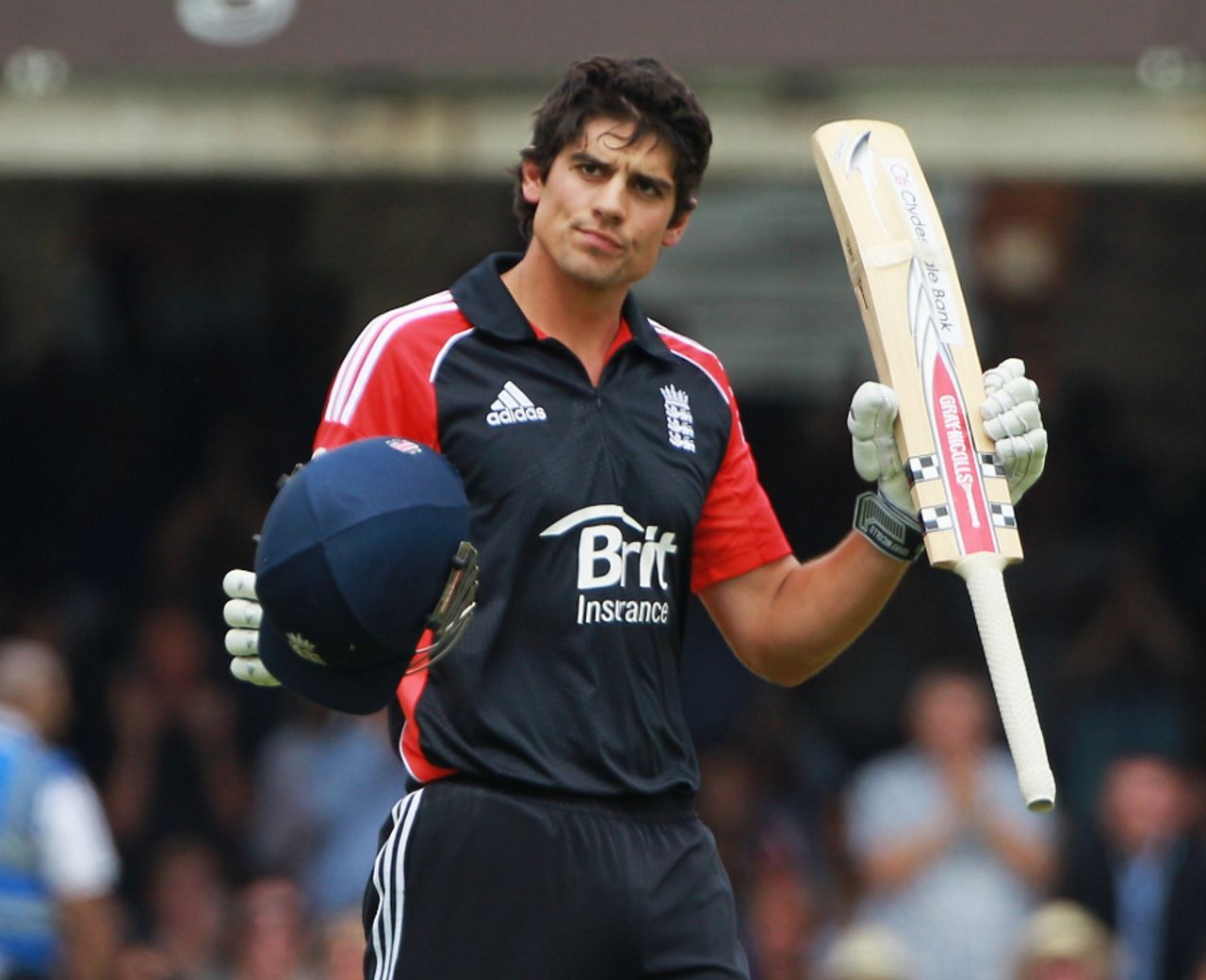 Alastair Cook acknowledges applause for his hundred at Lord's, England v Sri Lanka, 3rd ODI, Lord's July 3 2011