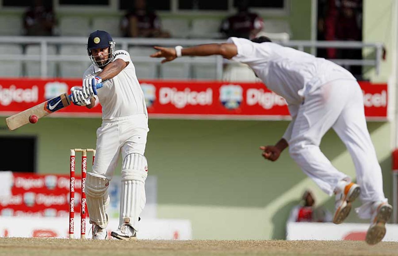 M Vijay goes after Ravi Rampaul, West Indies v India, 3rd Test, Dominica, 5th day, July 10, 2011