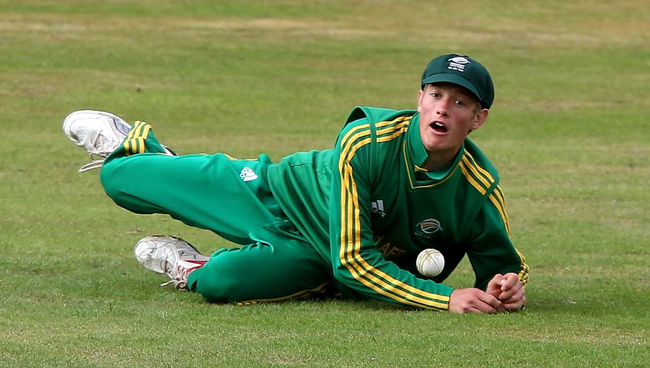 Keaton Jennings dives to stop a ball, England Under-19 v South Africa Under-19, 2nd ODI, Northampton 