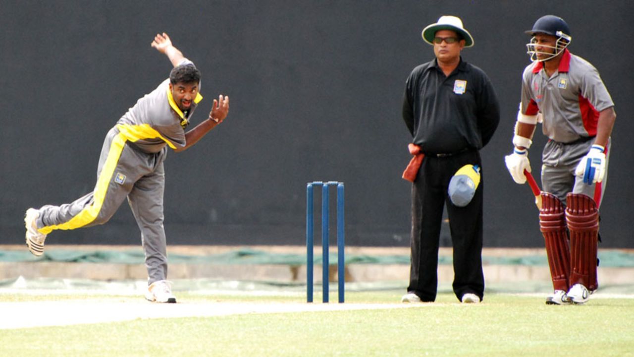 Muttiah Muralitharan picked up two wickets, Ruhuna v Kandurata, Sri Lanka Cricket inter-provincial Twenty20, R Premadasa Stadium, Colombo, July 21, 2011