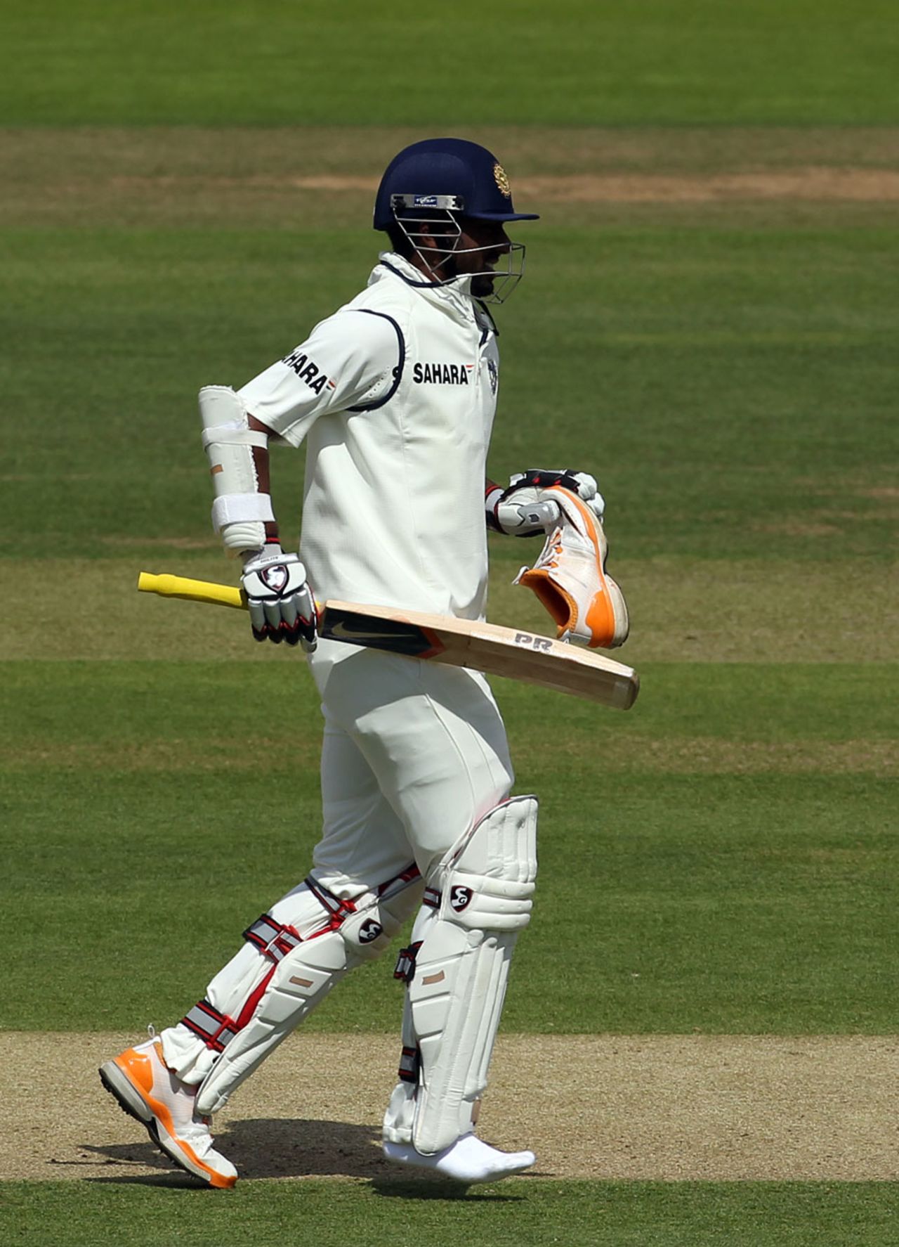 Abhinav Mukund runs a single after losing a shoe, England v India, 1st Test, Lord's, 3rd day, July 23, 2011
