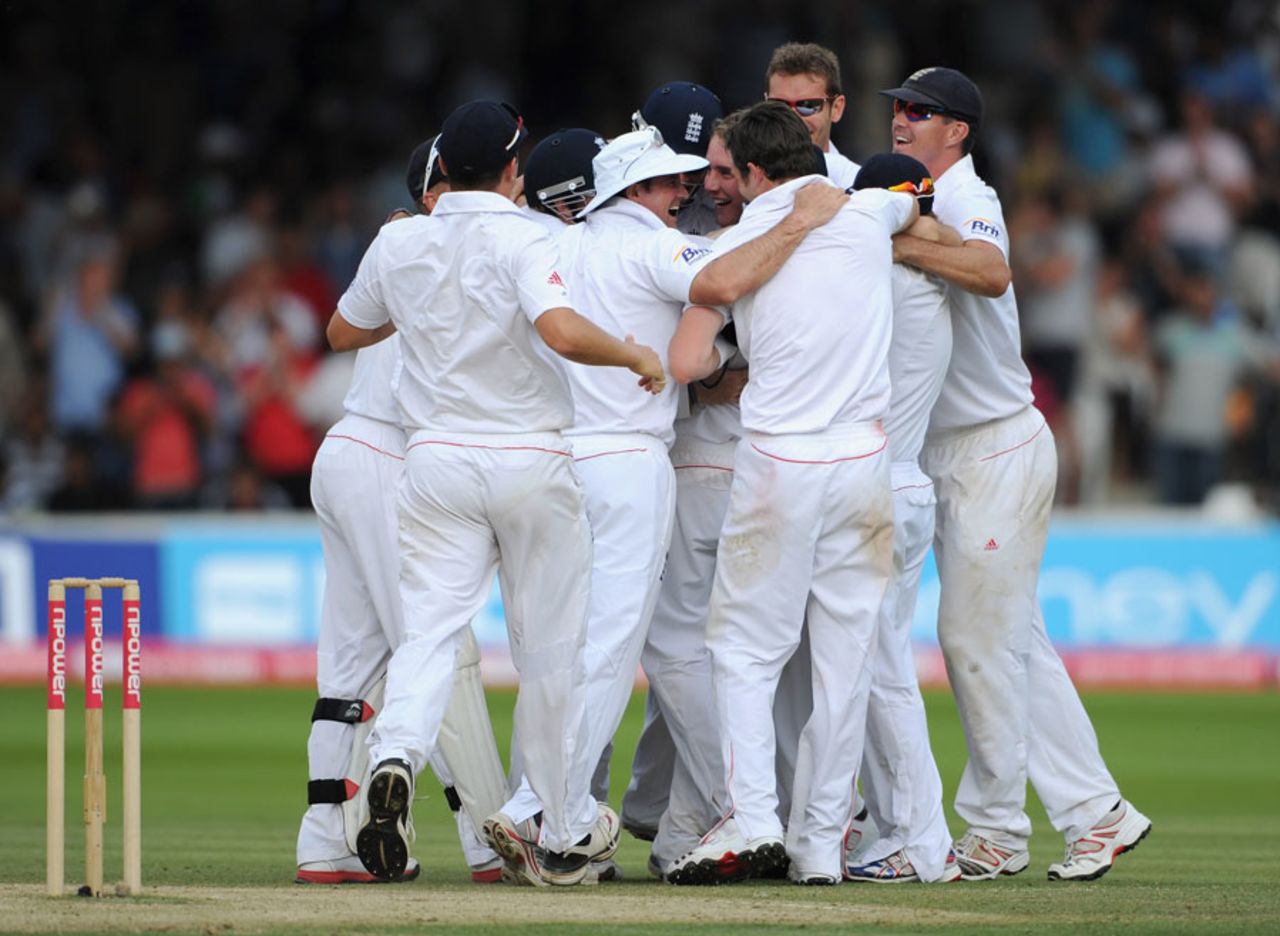 England celebrate their 196-run win, England v India, 1st Test, Lord's, 5th day, July 25, 2011