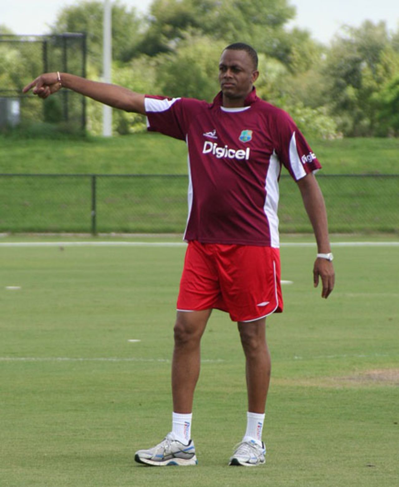 Courtney Walsh oversees the West Indies Under-19 warm-up session, Lauderhill, July 2011