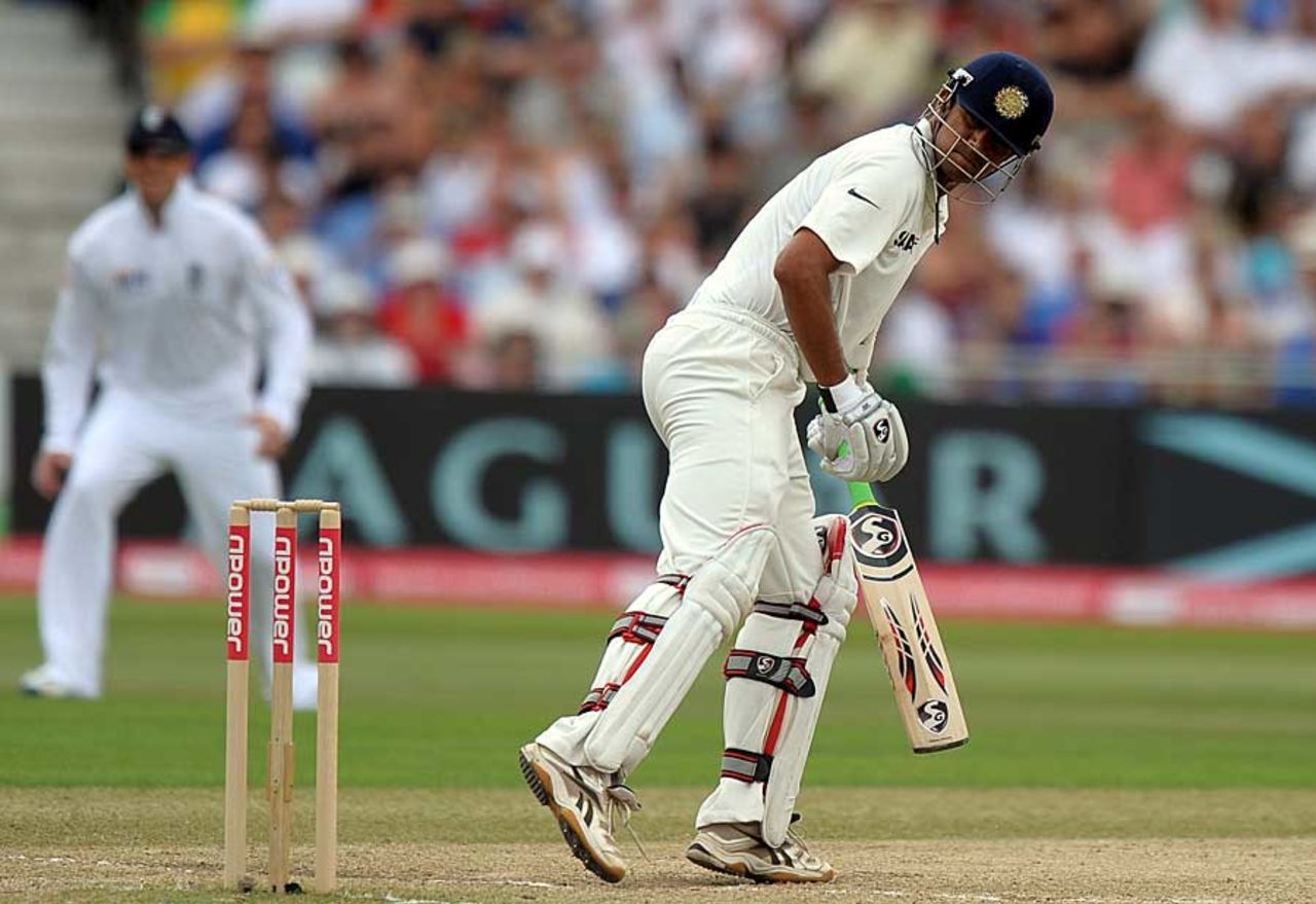 Rahul Dravid watches the edge go to the keeper, England v India, 2nd Test, Trent Bridge, 4th day, August 1, 2011