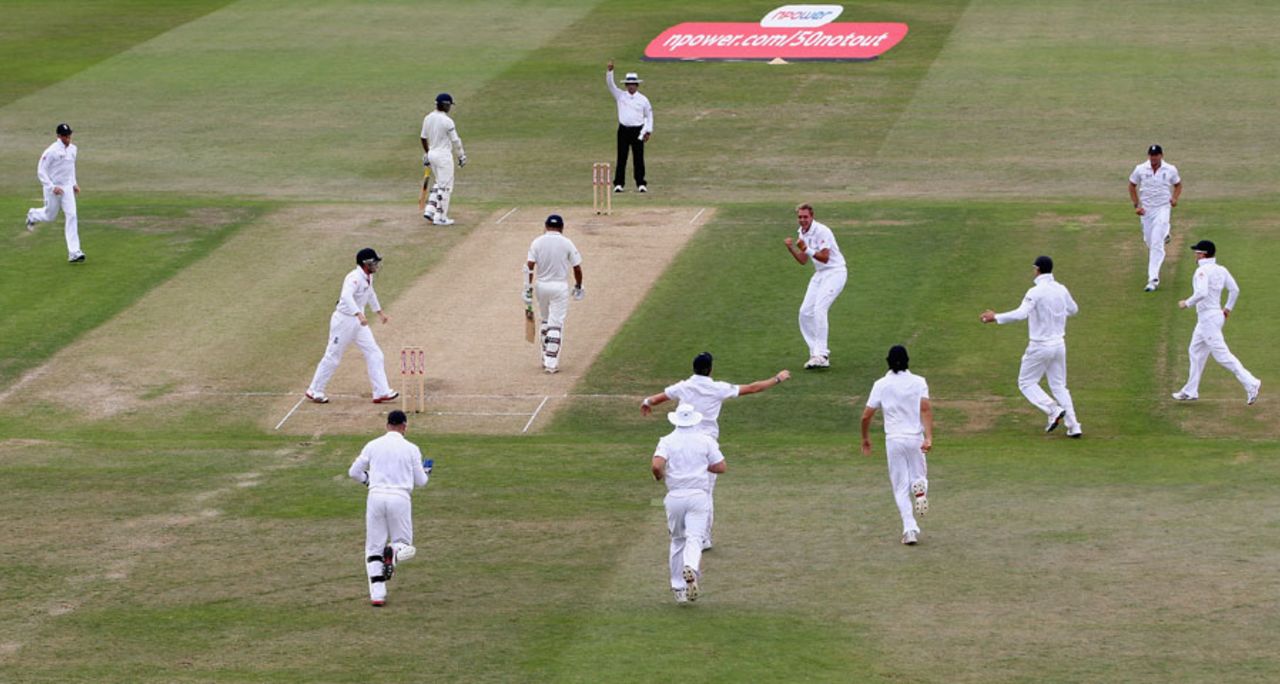 England are overjoyed to have dismissed Rahul Dravid, England v India, 2nd Test, Trent Bridge, 4th day, August 1, 2011