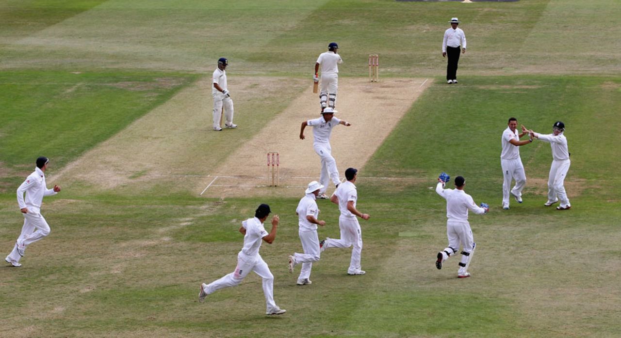 England's fielders rush to congratulate Tim Bresnan on dismissing Suresh Raina, England v India, 2nd Test, Trent Bridge, 4th day, August 1, 2011