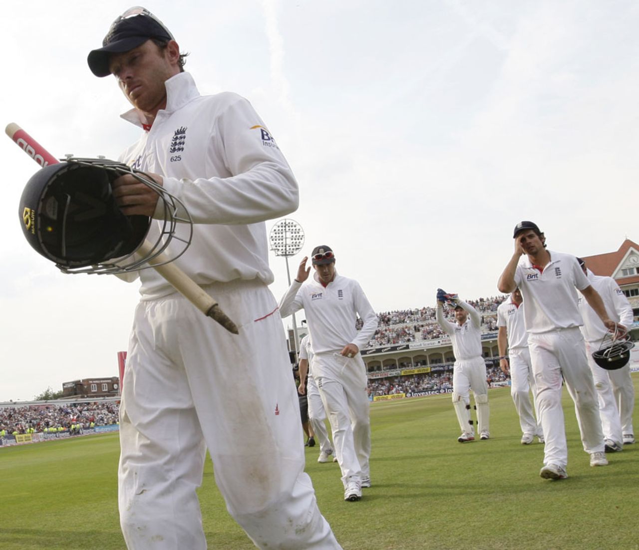 Ian Bell keeps a stump as a souvenir of England's win, England v India, 2nd Test, Trent Bridge, 4th day, August 1, 2011