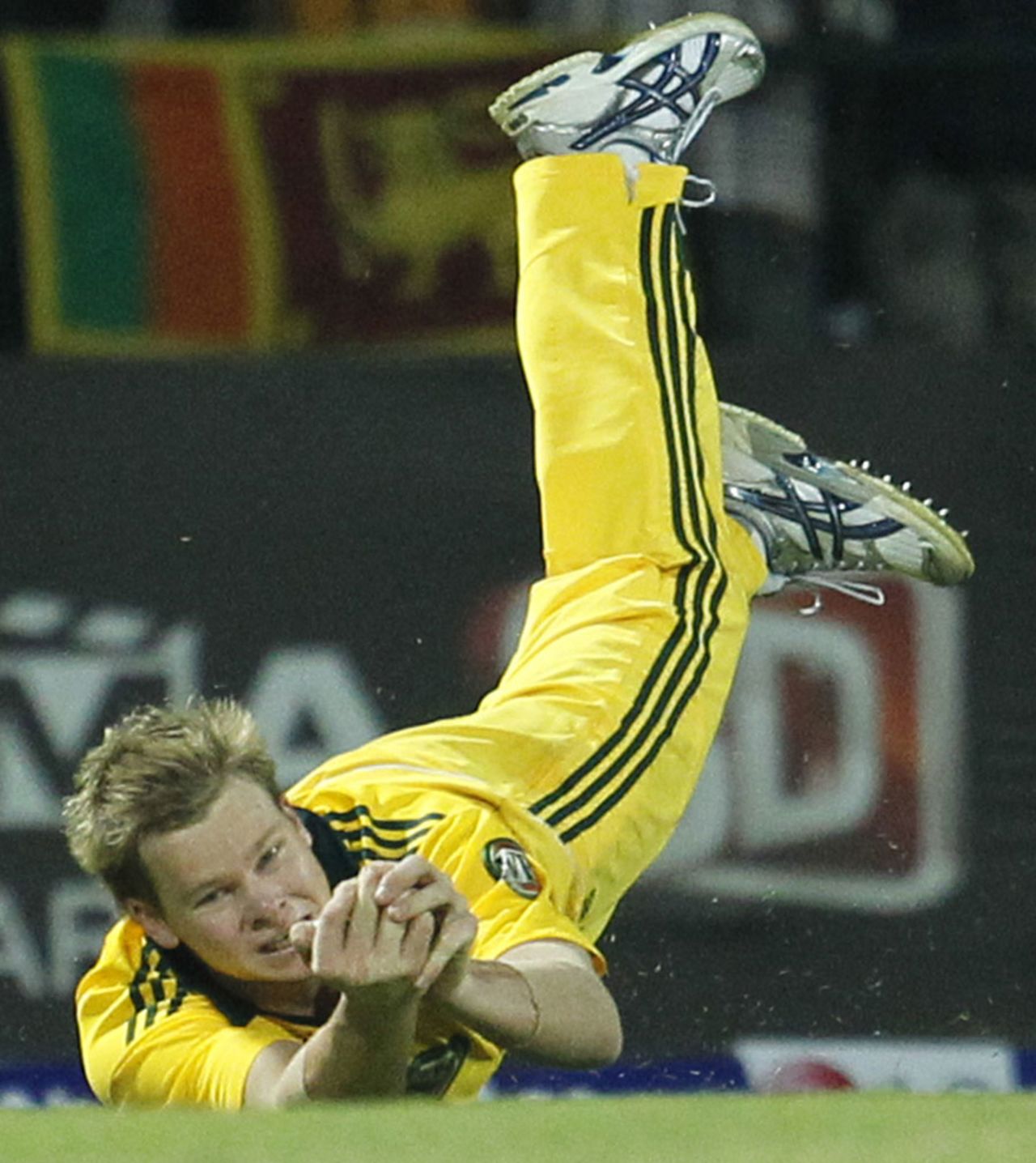Steven Smith takes a stunning catch in the outfield, Sri Lanka v Australia, 2nd Twenty20, Pallekele, August 8, 2011