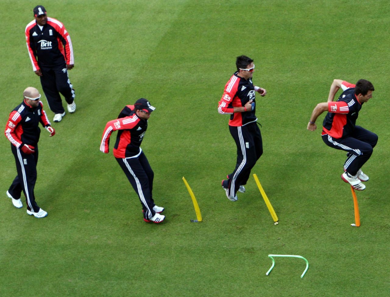 England warm up in the field during their practise session, Edgbaston, August 8 2011