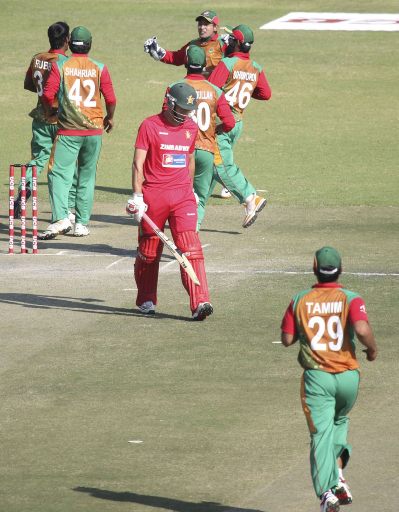 Zimbabwe celebrate after dismissing Craig Ervine first ball, Zimbabwe v Bangladesh, 1st ODI, Harare, 
