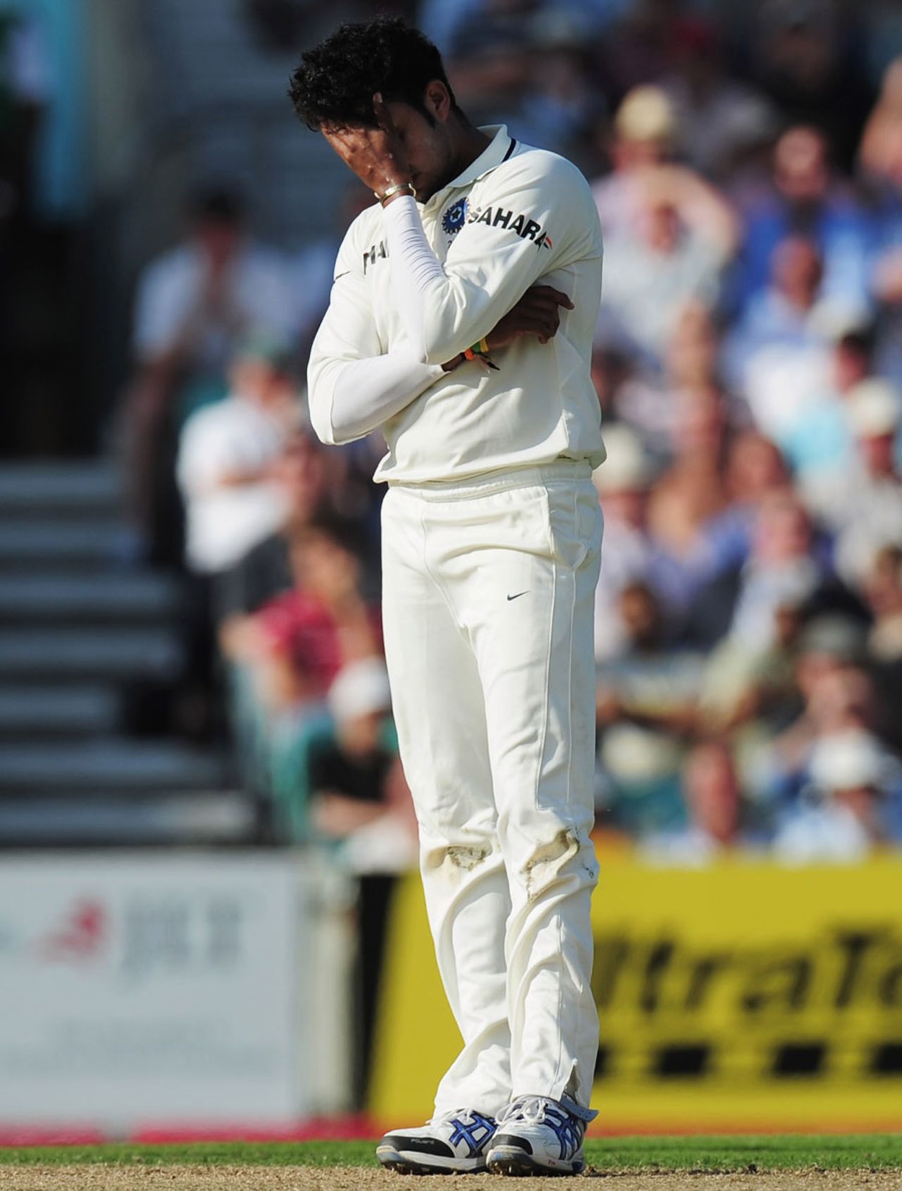 Sreesanth lets his frustration show, England v India, 4th Test, The Oval, 2nd day, August 19, 2011