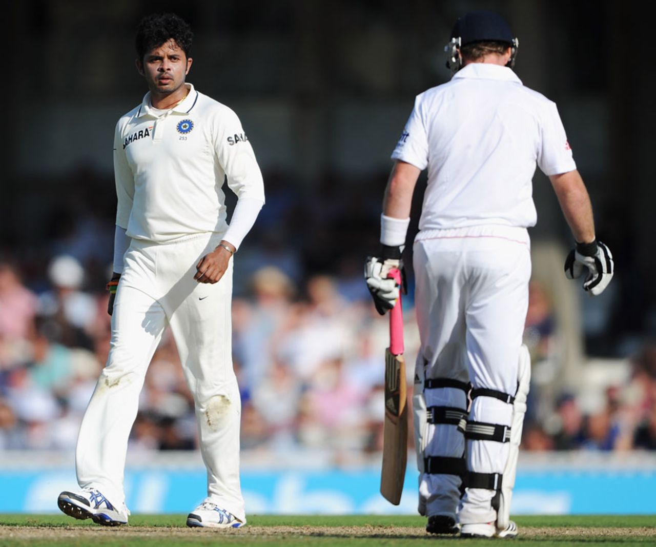Sreesanth gives Ian Bell a stare, England v India, 4th Test, The Oval, 2nd day, August 19, 2011