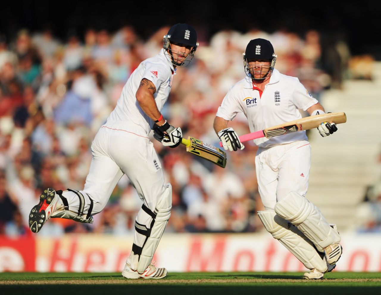 Kevin Pietersen and Ian Bell take a run during their 350-run stand, England v India, 4th Test, The Oval, 2nd day, August 19, 2011