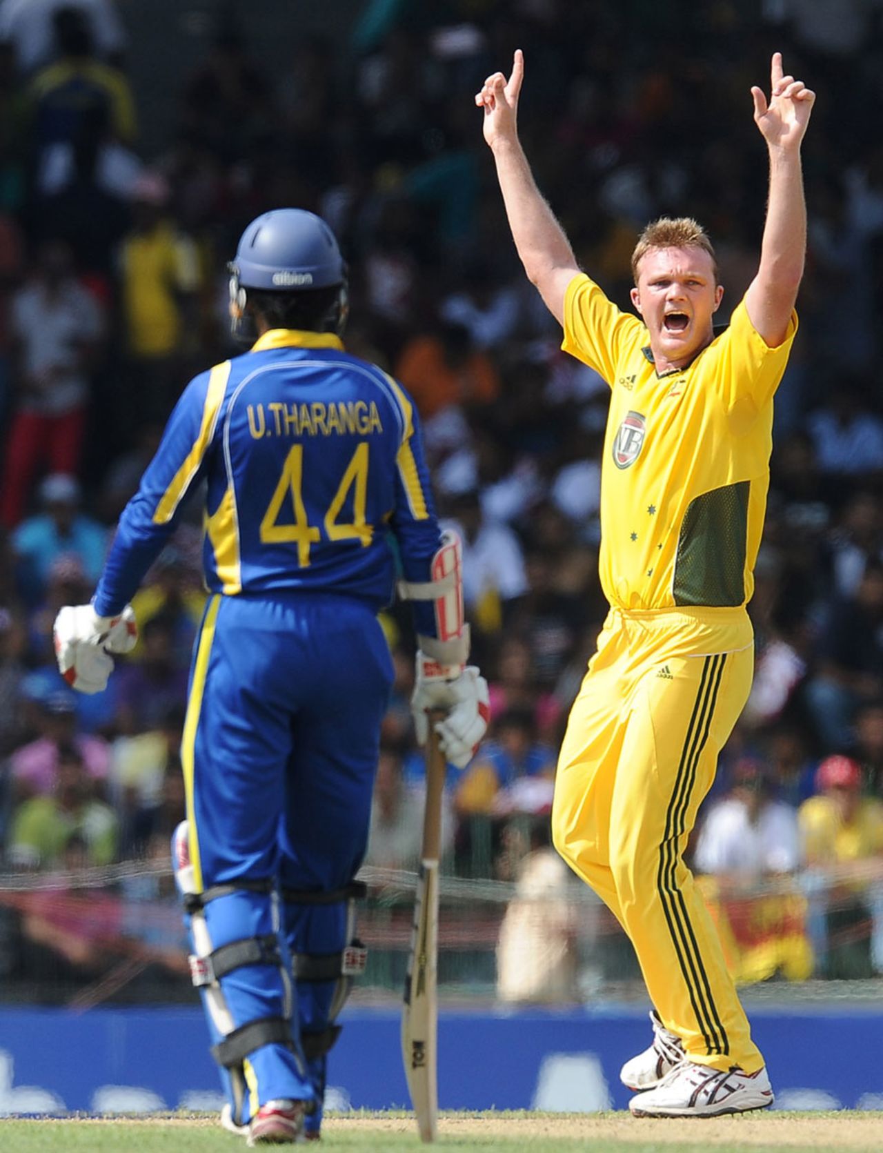 Doug Bollinger celebrates the dismissal of Tillakaratne Dilshan, Sri Lanka v Australia, 4th ODI, R Premadasa Stadium, Colombo, August 20, 2011