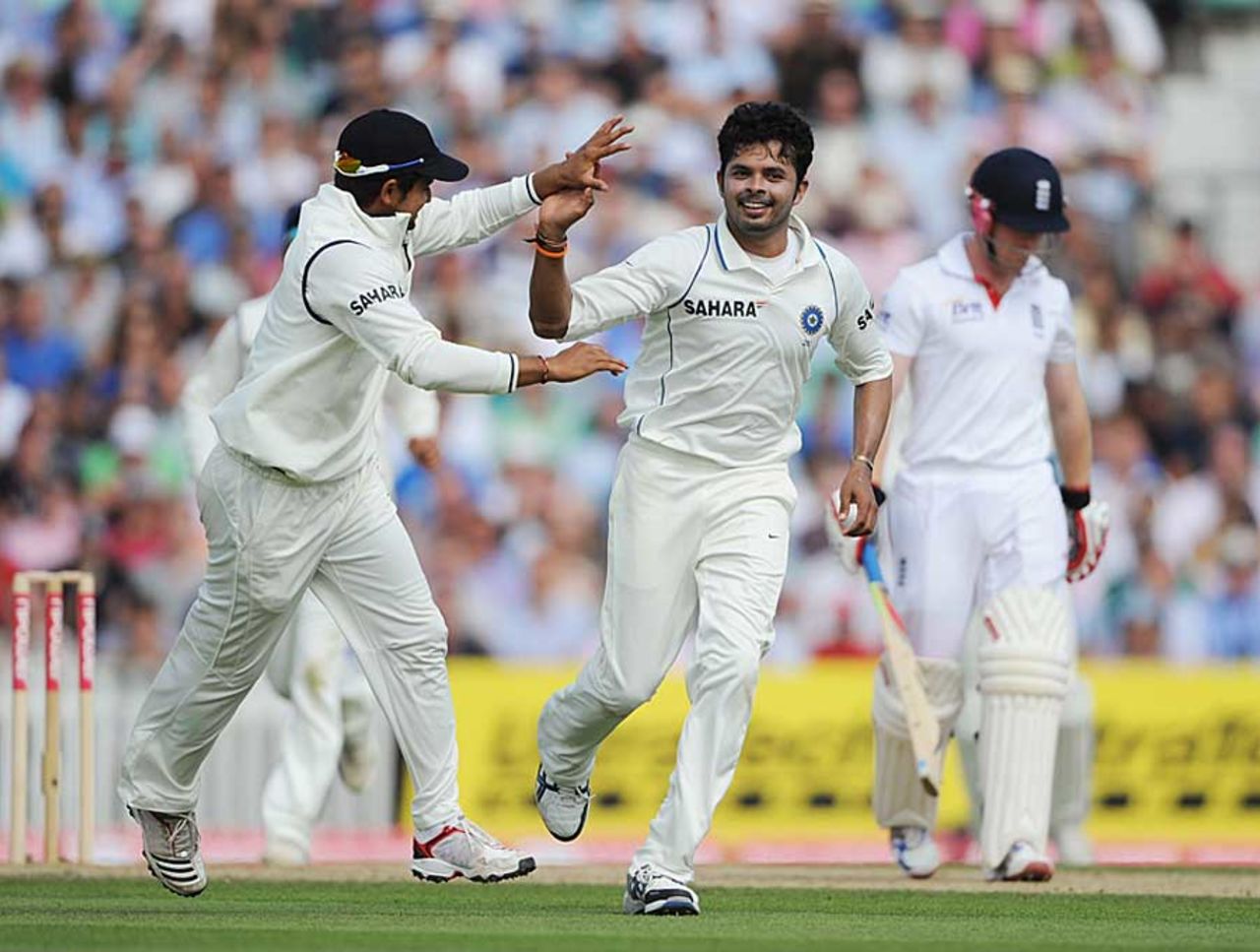 Sreesanth picked up a couple of early wickets on the third day, England v India, 4th Test, The Oval, 3rd day, August 20, 2011