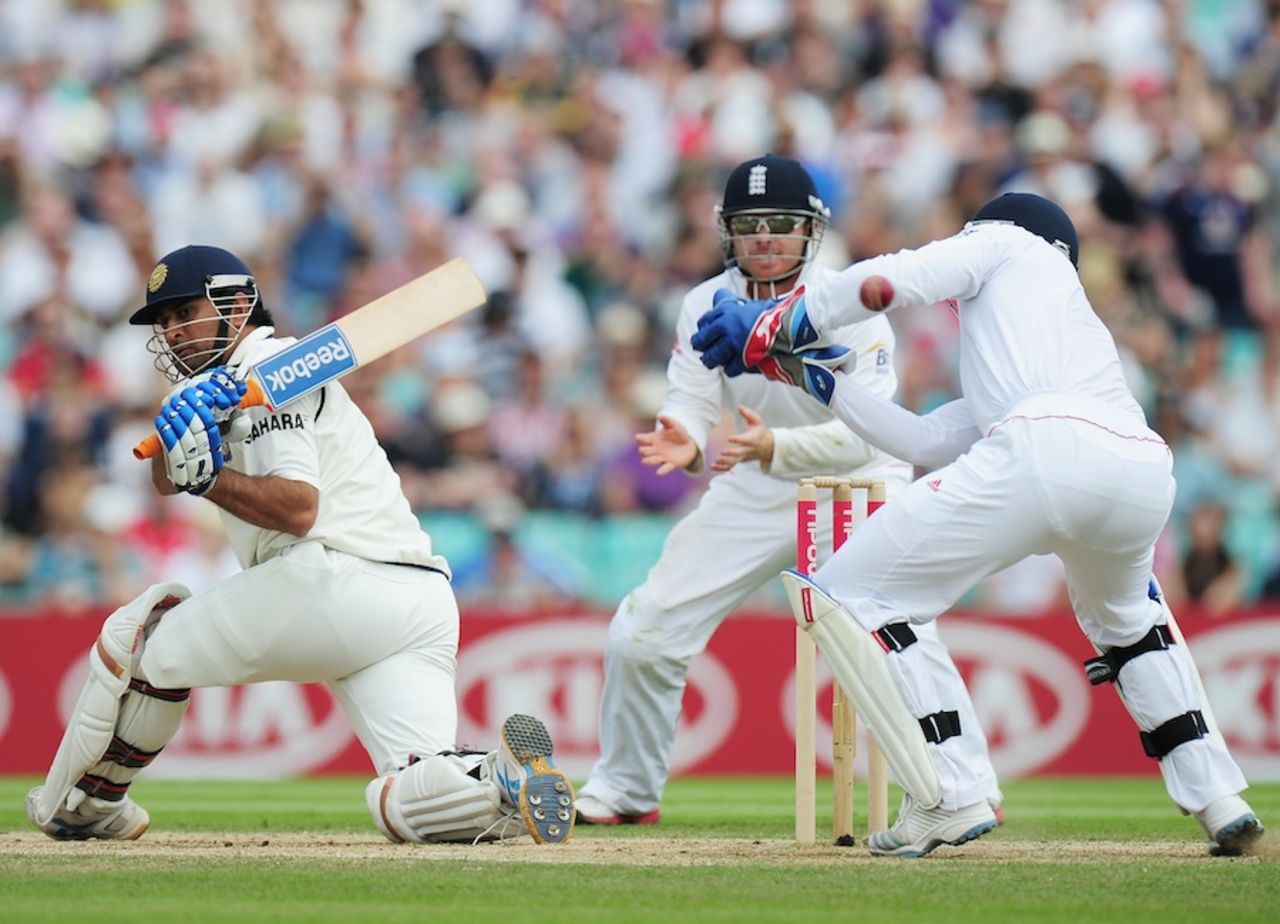 MS Dhoni misses the slog sweep, England v India, 4th Test, The Oval, 4th day, August 21, 2011