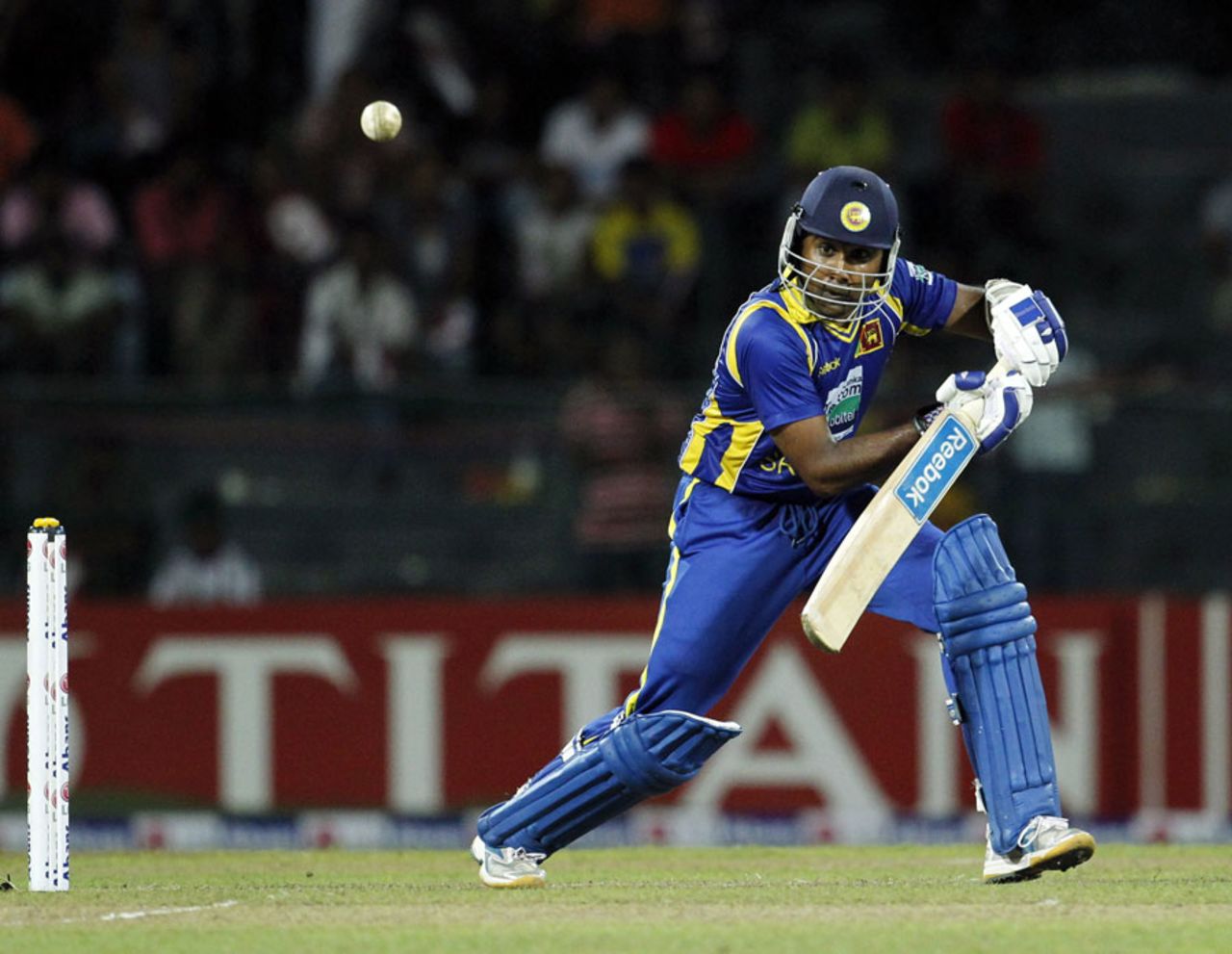 Mahela Jayawardene picks a gap on his way to a fifty, Sri Lanka v Australia, 5th ODI, Colombo, August 22, 2011