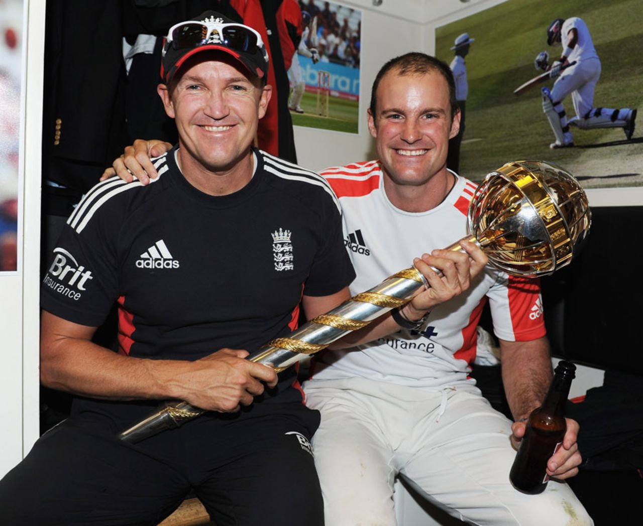 Andy Flower and Andrew Strauss strike a happy pose with the mace, England v India, 4th Test, The Oval, 5th day, August 22, 2011