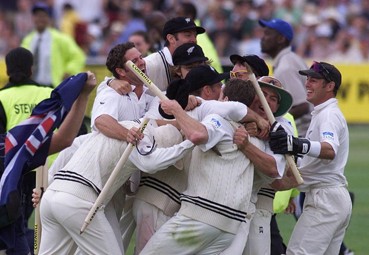 New Zealand celebrate their 83-run victory which lifted them off the bottom of the Test rankings, England v New Zealand, 4th Test, The Oval, August 22, 1999
