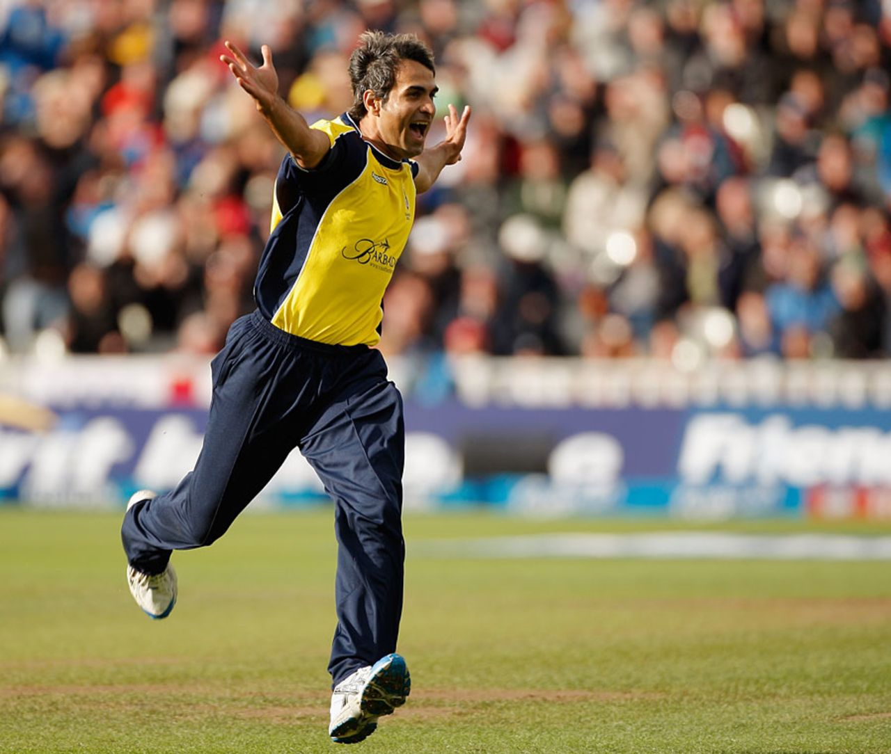 Imran Tahir took two wickets in two balls but it wasn't enough, Hampshire v Somerset, Friends Life t20, 2nd Semi Final, Edgbaston, August 27 2011