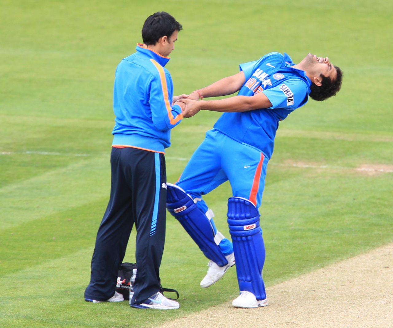 Rohit Sharma screams in pain as the team physiotherapist attends to his fractured finger, England v India, 1st ODI, Chester-le-Street, September 3, 2011