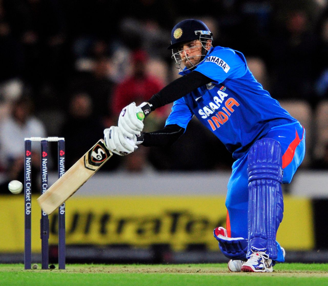 Rahul Dravid drives powerfully through the covers, England v India, 2nd ODI, Rose Bowl, September 6 2011