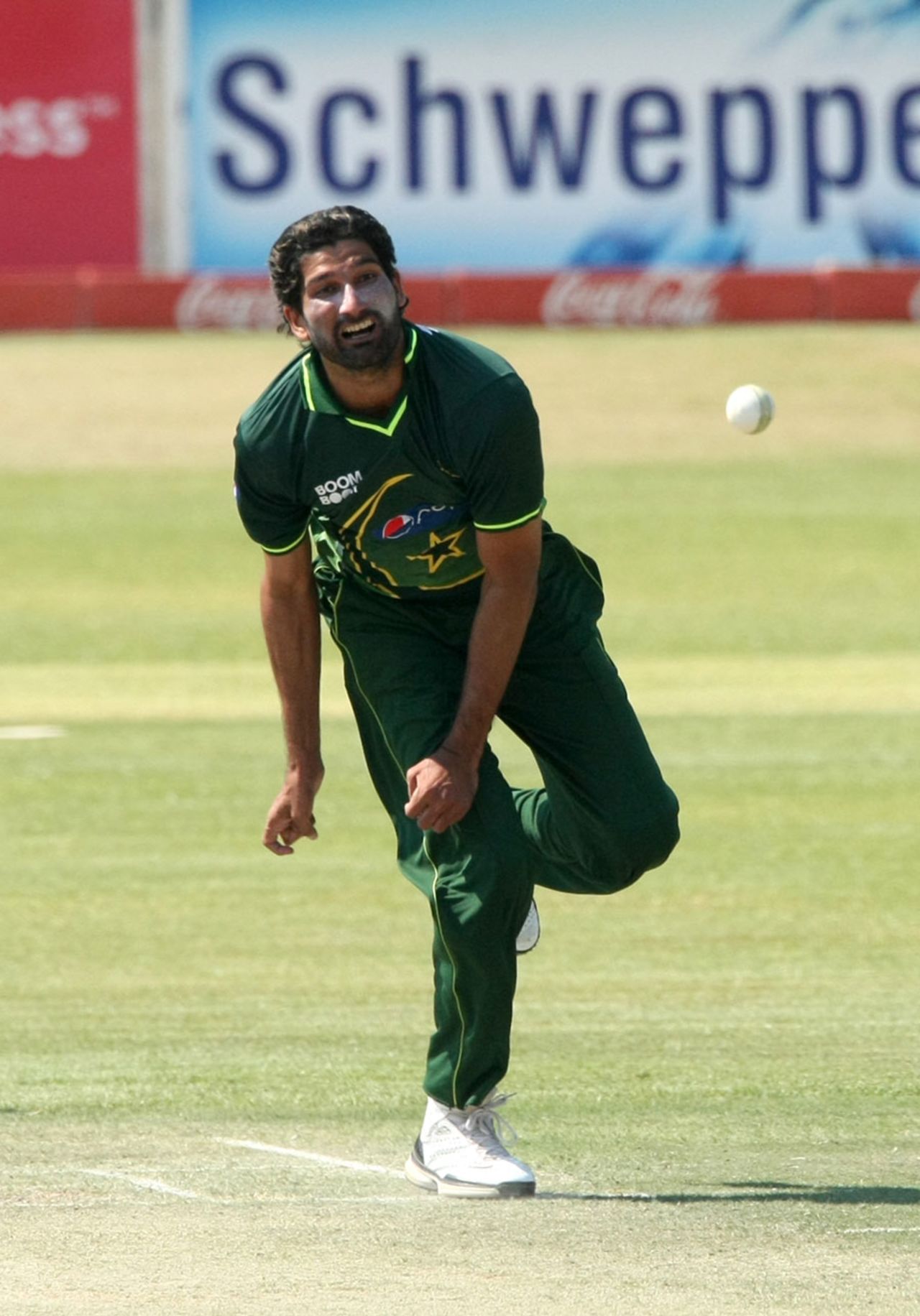 Sohail Tanvir has a bowl, Zimbabwe v Pakistan, 1st ODI, Bulawayo, September 8, 2011