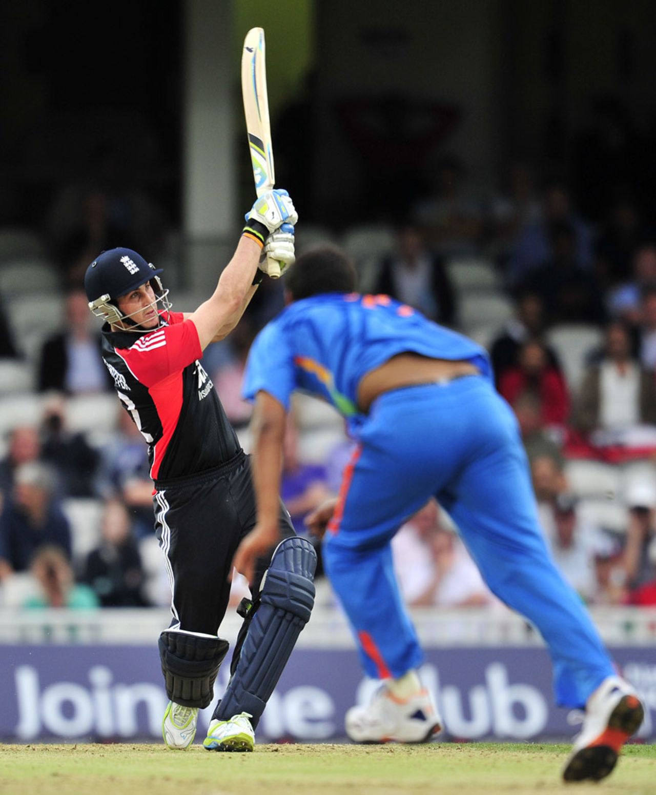 Craig Kieswetter launches into a big shot, England v India, 3rd ODI, The Oval, September 9, 2011