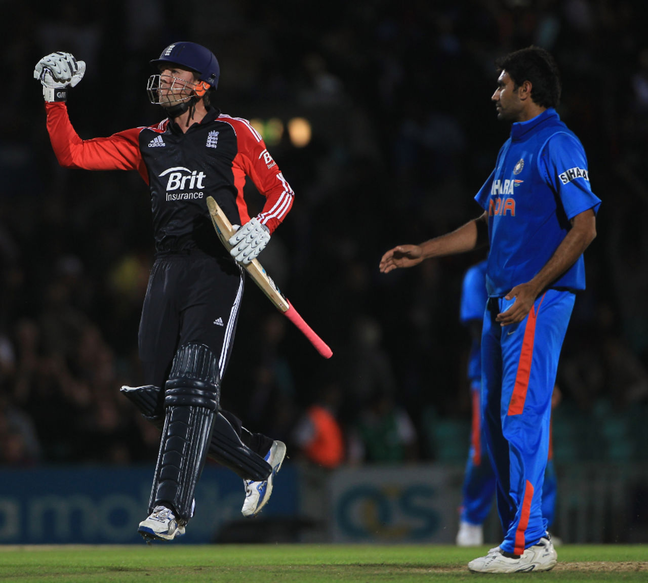 Graeme Swann celebrates hitting the winning runs against India, England v India, 3rd ODI, The Oval, September 9 2011