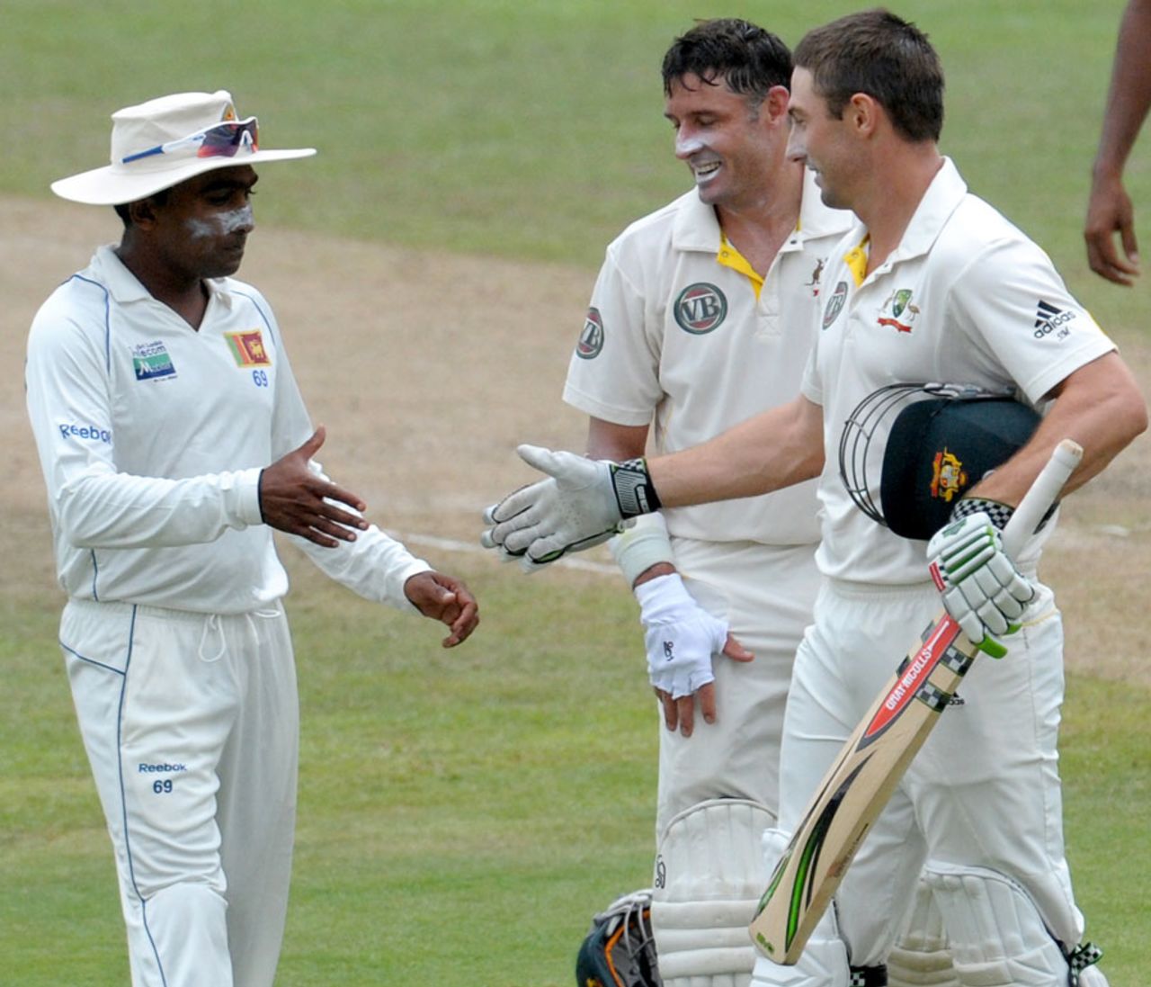 Mahela Jayawardene congratulates Shaun Marsh, Sri Lanka v Australia, 2nd Test, Pallekele, 3rd day, September 10, 2011