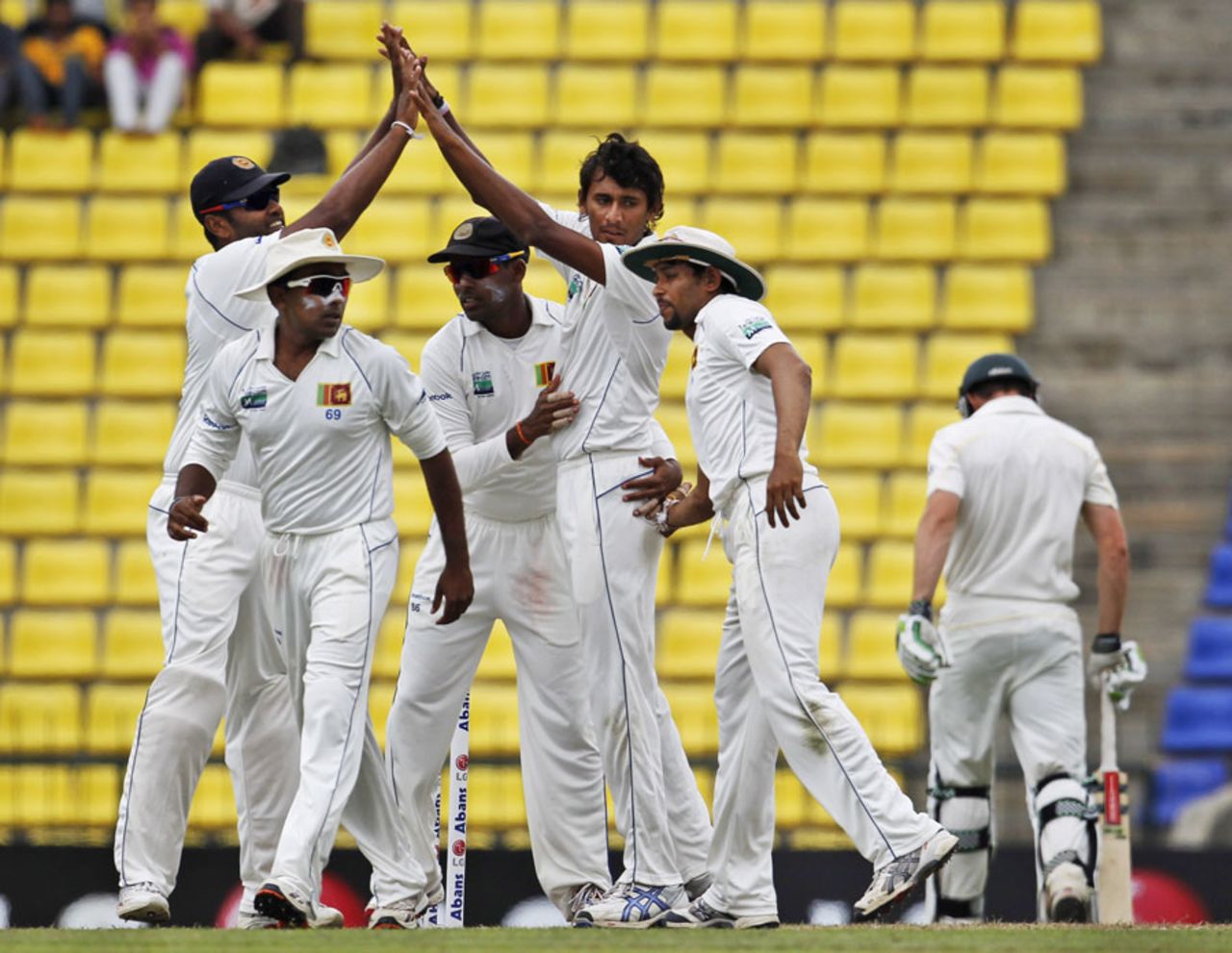 Sri Lanka get together after Shaun Marsh's dismissal, Sri Lanka v Australia, 2nd Test, Pallekele, 3rd day, September 10, 2011