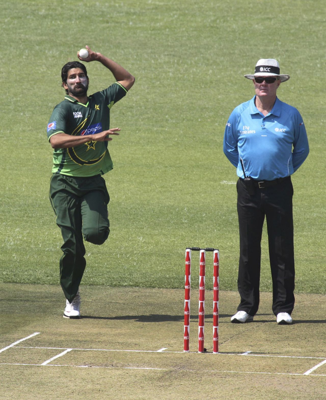 Sohail Tanvir runs in, Zimbabwe v Pakistan, 2nd ODI, Harare, September 11, 2011 