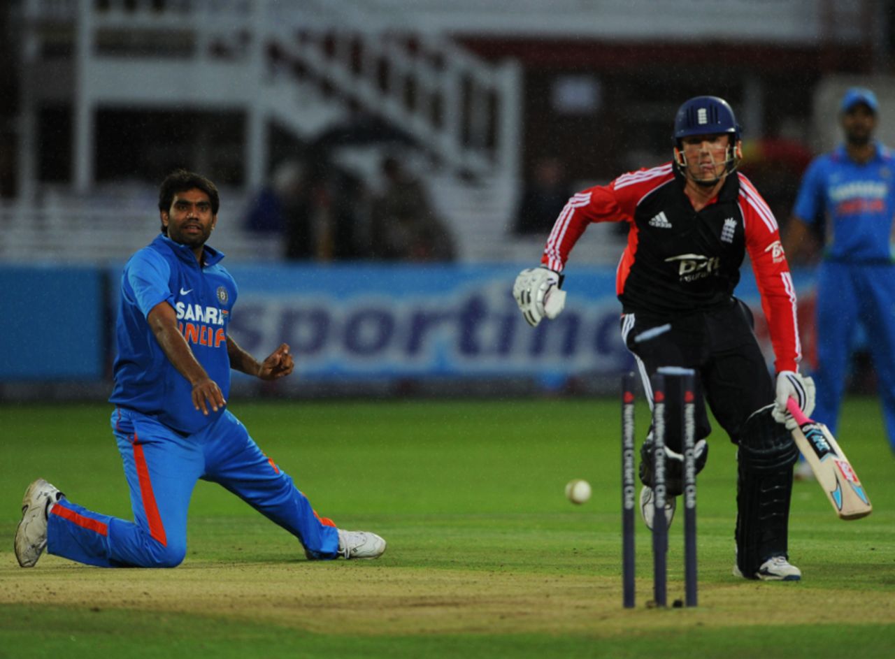 Munaf Patel's direct hit caught Graeme Swann short, England v India, 4th ODI, Lord's, September 11, 2011