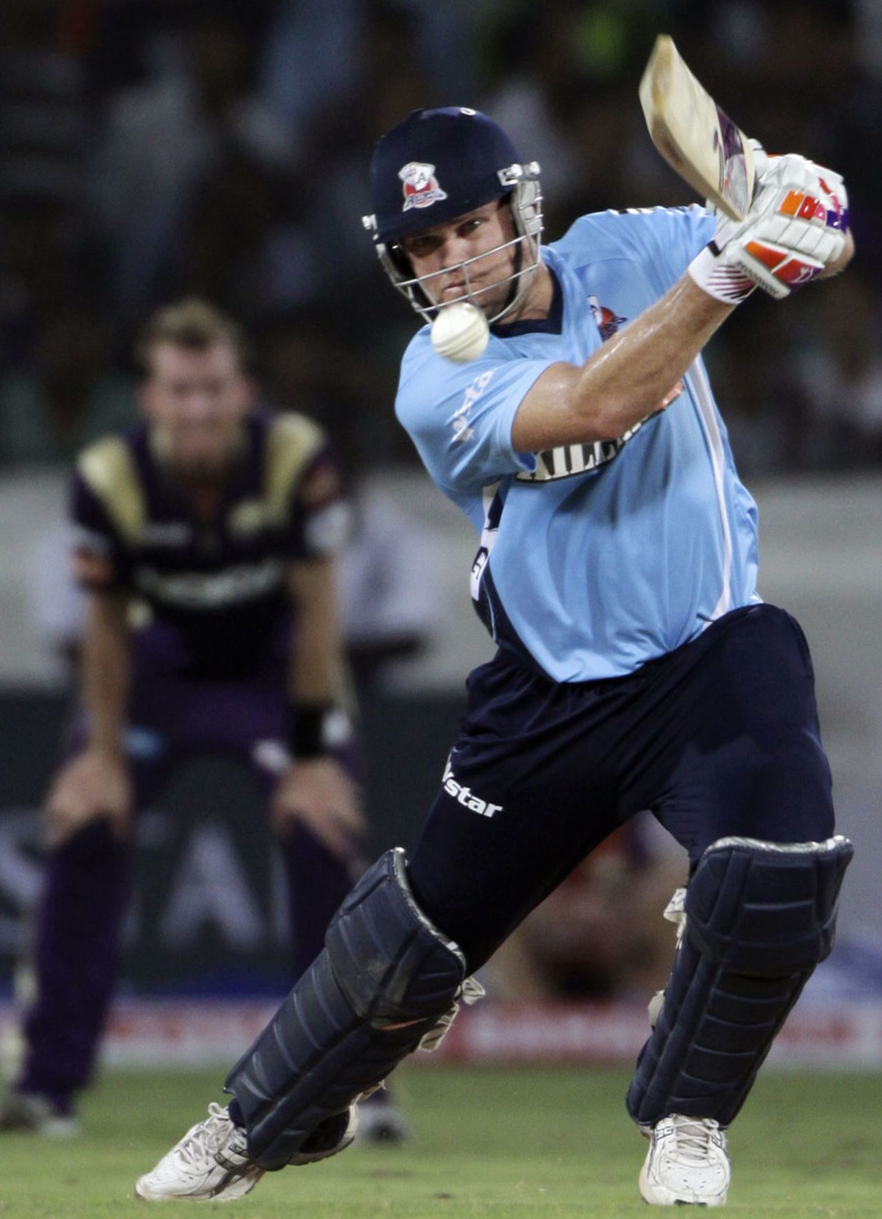 Lou Vincent scored 30 of his 40 runs in boundaries, Auckland v Kolkata Knight Riders, CLT20 qualifier, Hyderabad, September 19, 2011