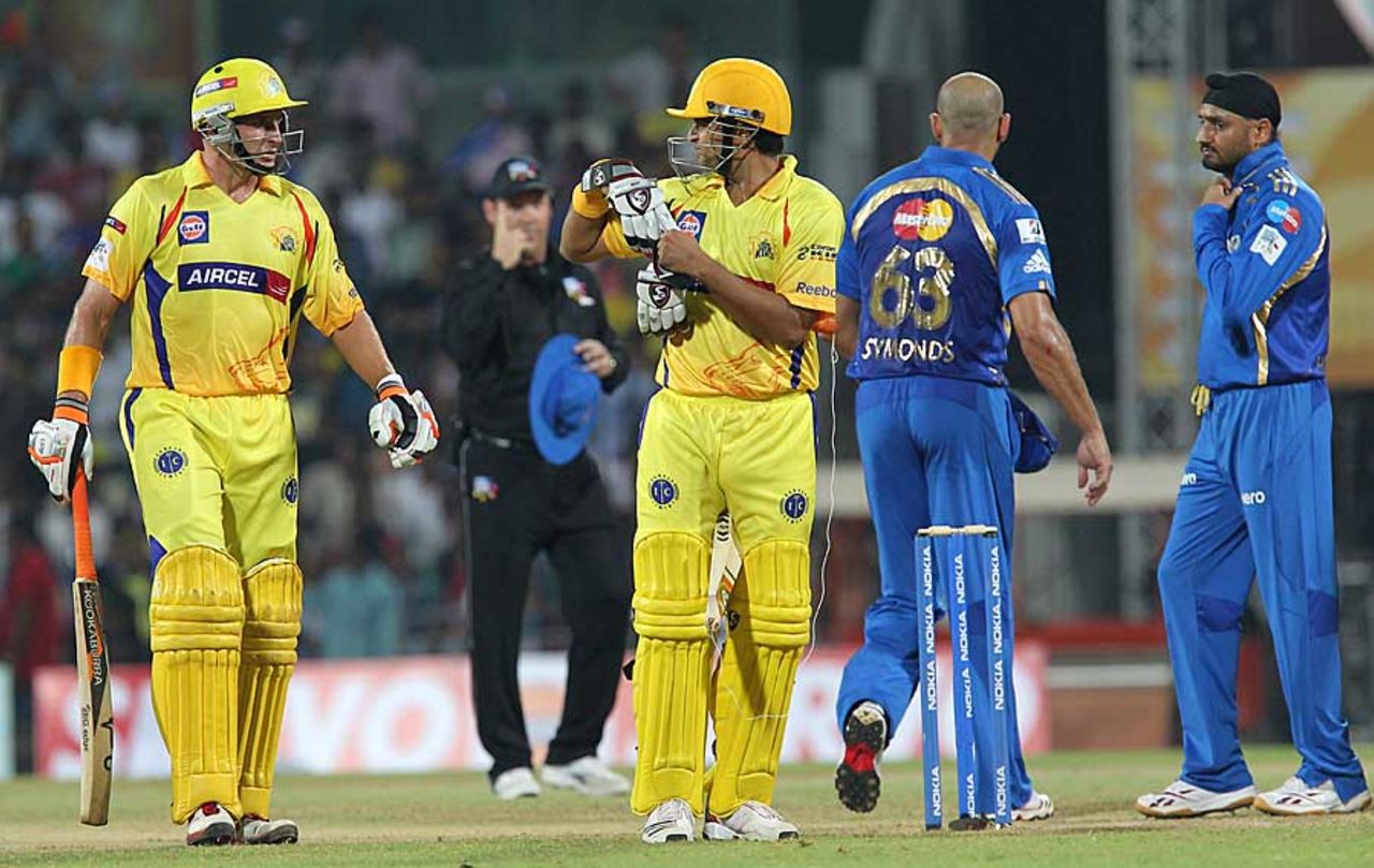 Michael Hussey and Suresh Raina have a chat, Chennai Super Kings v Mumbai Indians, CLT20, Chennai, September 24, 2011