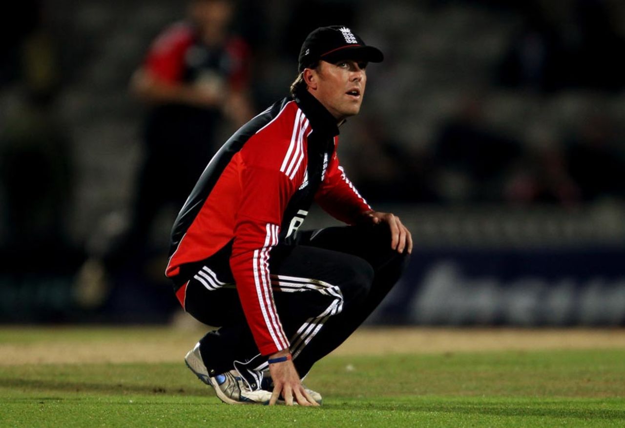 Graeme Swann squats on the turf, England v West Indies, 2nd Twenty20, The Oval, September 25, 2011