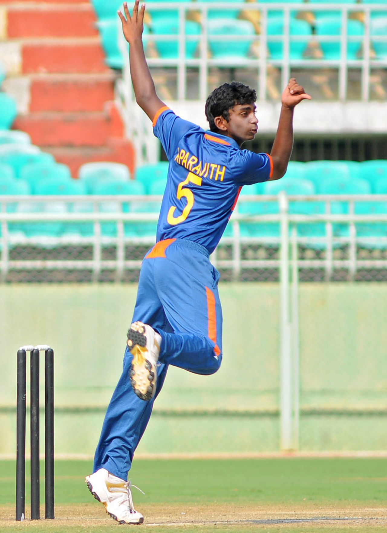 B Aparajith in his delivery stride, India Under-19s v West Indies Under-19s, Quadrangular Under-19 series, Visakhapatnam, October 7, 2011