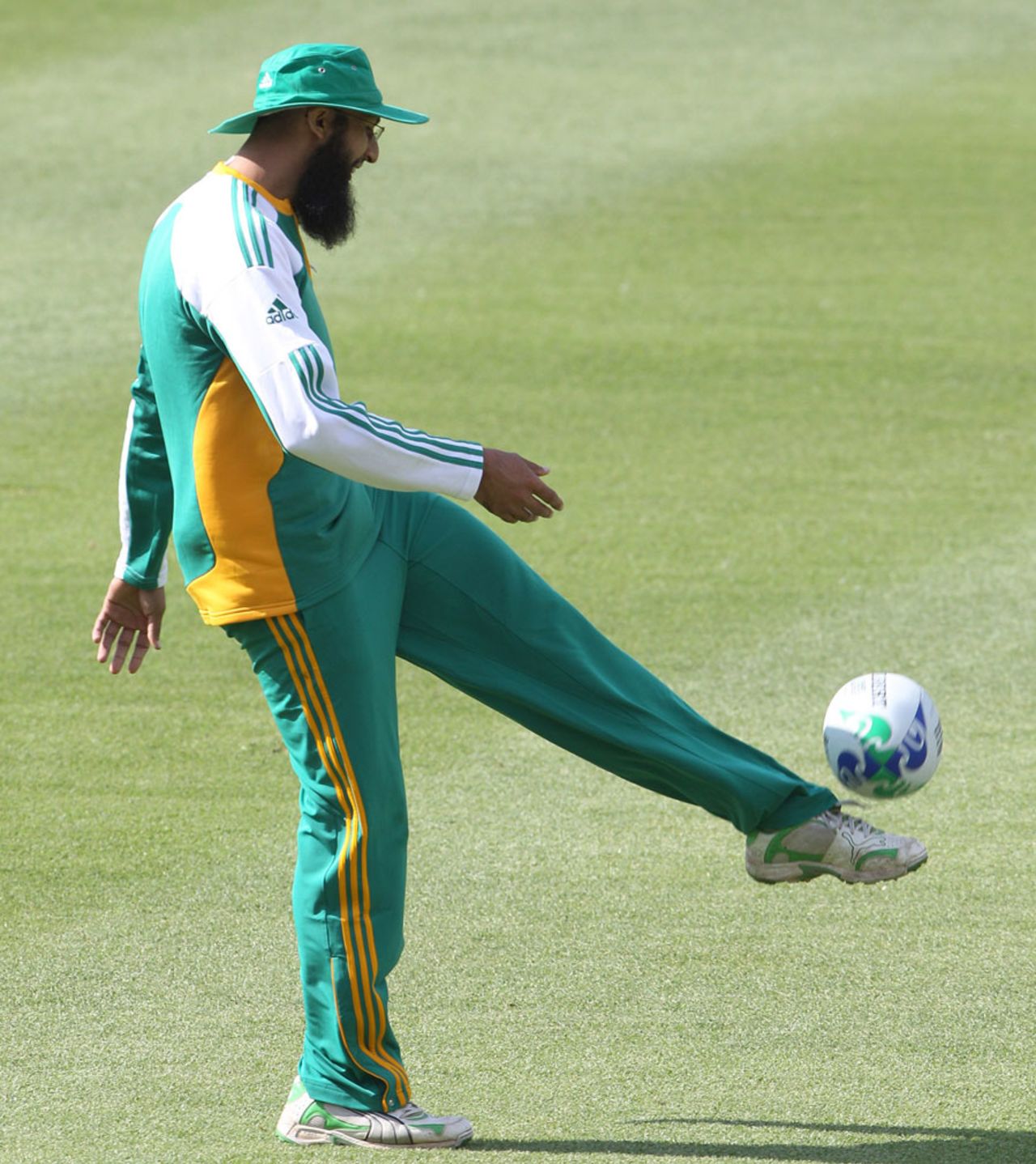 Hashim Amla kicks a rugby ball, Cape Town, October 10, 2011