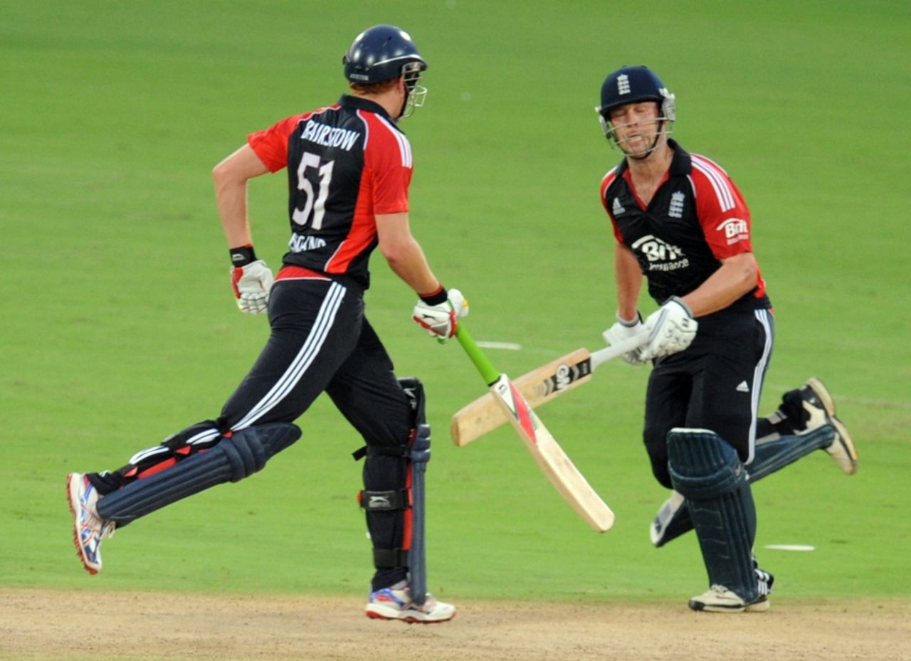 Jonathan Trott and Jonny Bairstow put on 143 for the fourth wicket, Hyderabad XI v England XI, Tour Match, Hyderabad, October 11 2011