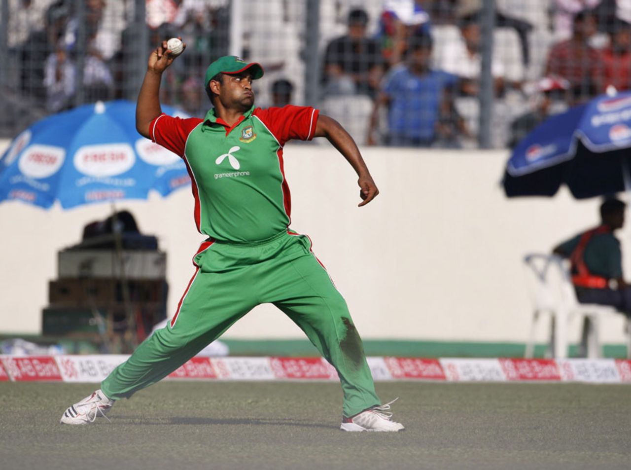 Tamim Iqbal fires in a throw, Bangladesh v West Indies, 1st ODI, Mirpur, October 13, 2011