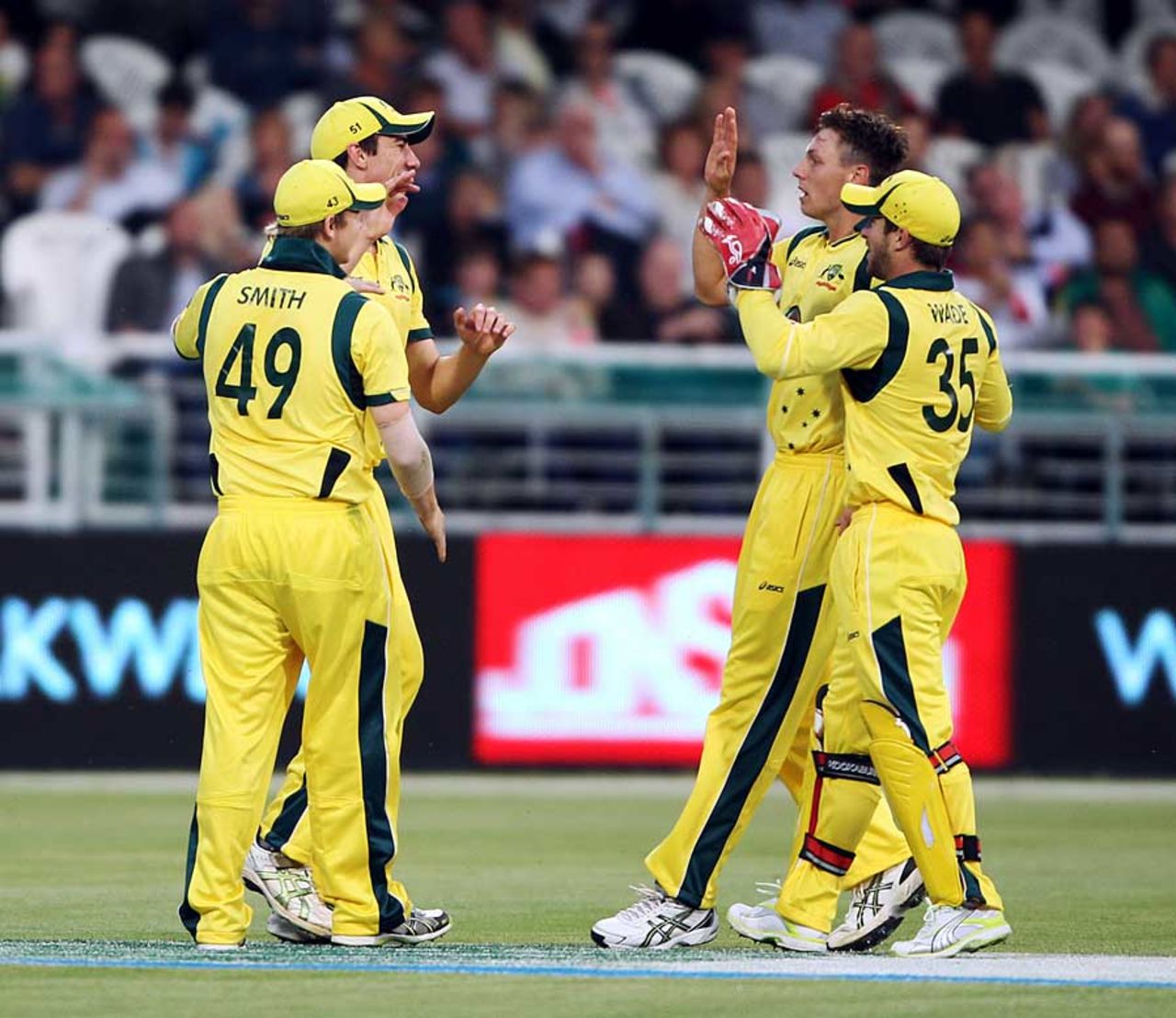 Australia celebrate after James Pattinson removes Colin Ingram, South Africa v Australia, 1st Twenty20, Cape Town, October 13, 2011