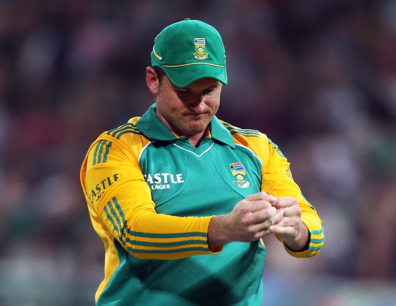 Graeme Smith rues missing a chance at slip, South Africa v Australia, 1st Twenty20, Cape Town, October 13, 2011