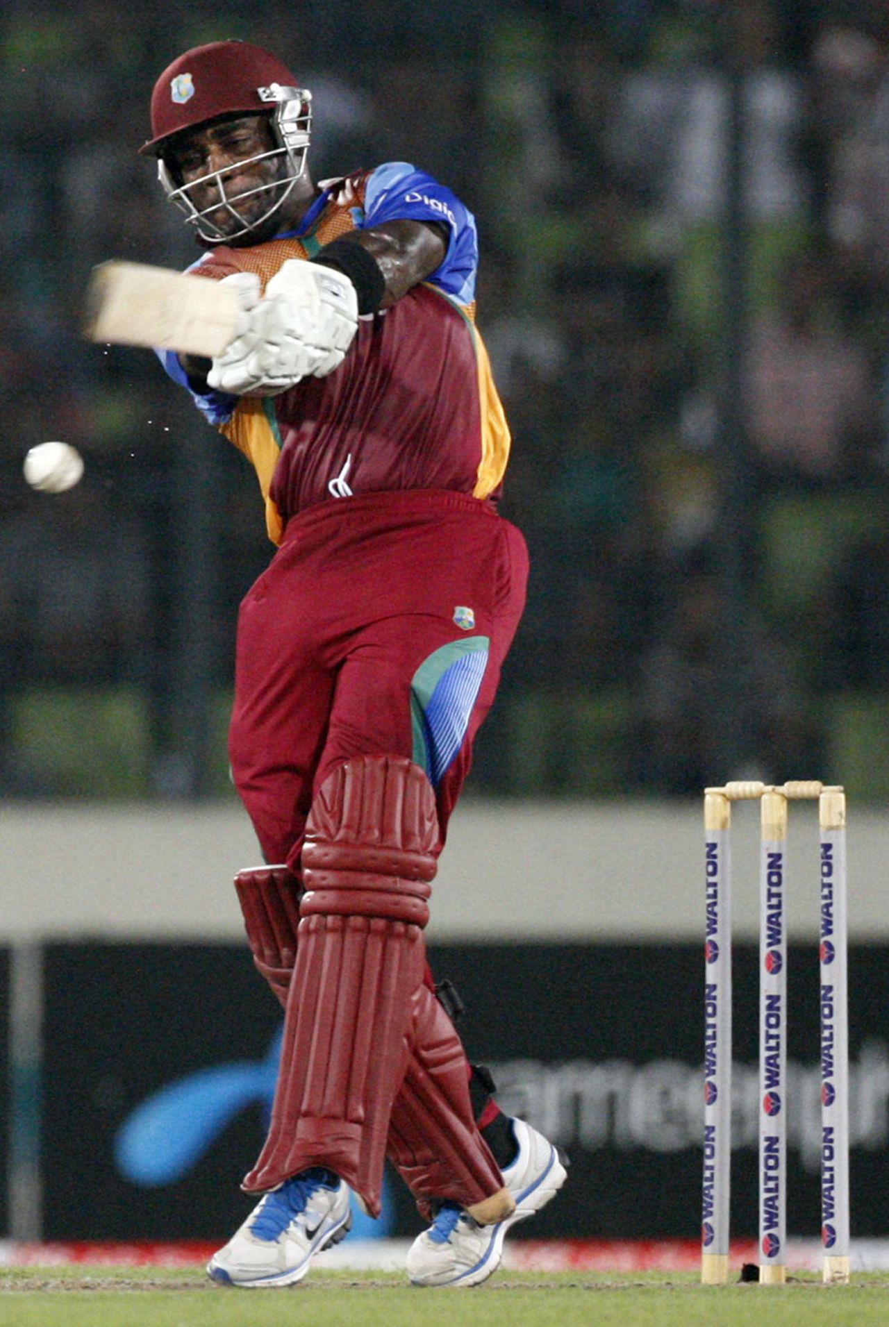 Danza Hyatt attempts to pull, Bangladesh v West Indies, 2nd ODI, Mirpur, October 15, 2011
