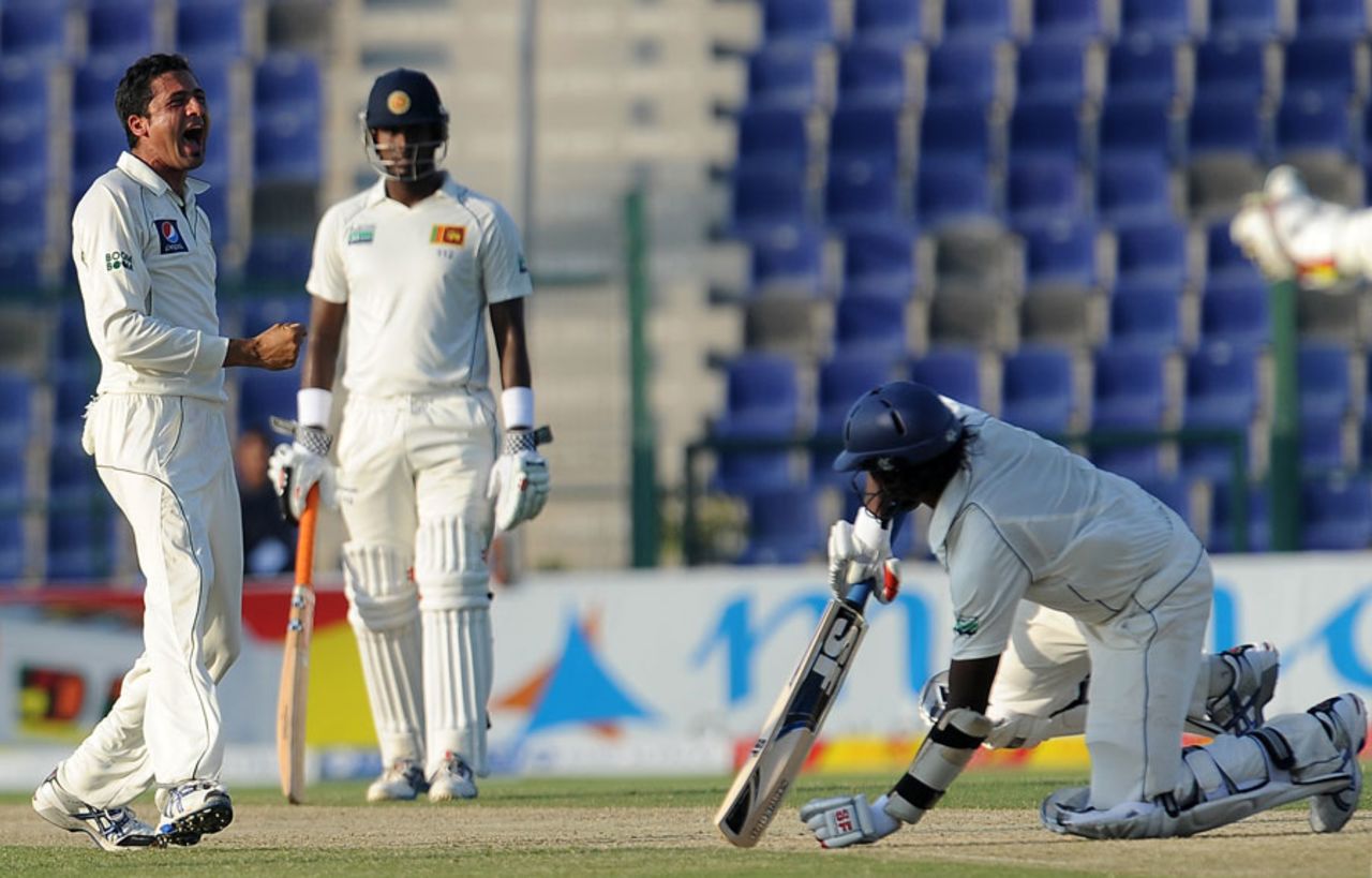 Junaid Khan dismissed Nuwan Pradeep to complete his five-for, Pakistan v Sri Lanka, 1st Test, Abu Dhabi, 1st day, October 18, 2011