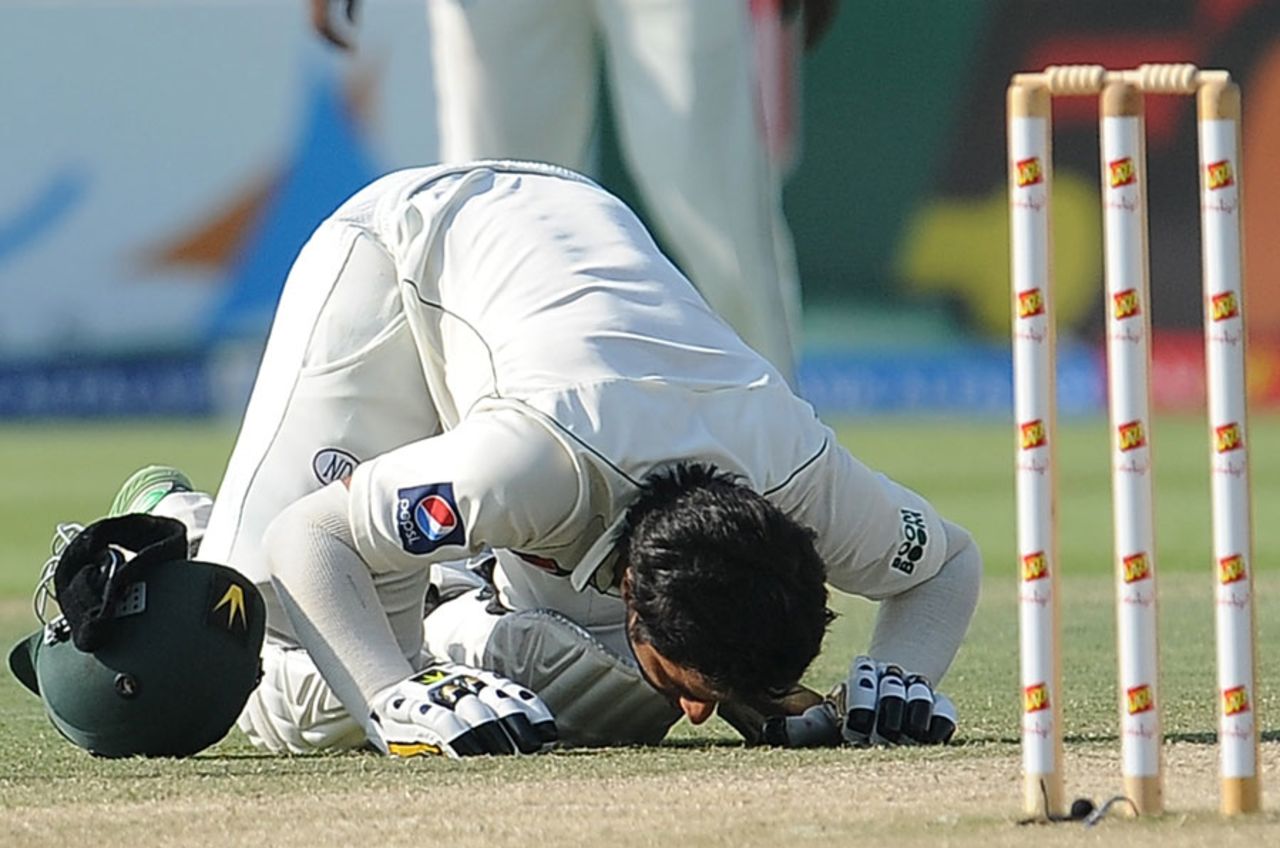 Taufeeq Umar celebrates his double-century, Pakistan v Sri Lanka, 1st Test, Abu Dhabi, 3rd day, October 20, 2011