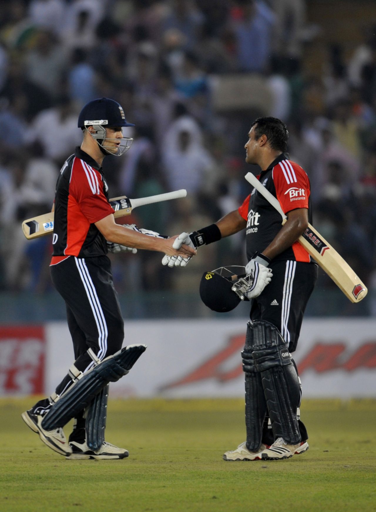 Jonathan Trott and Samit Patel put on 103 for the third wicket, India v England, 3rd ODI, Mohali, October 20, 2011