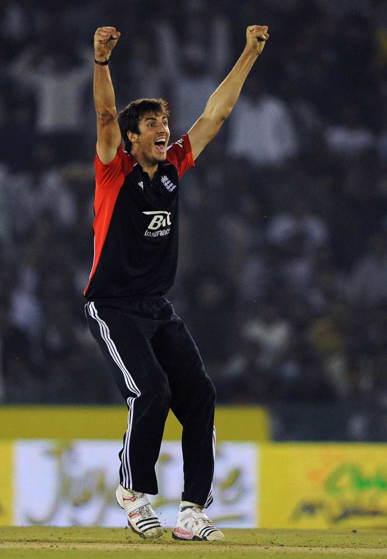 Steven Finn made crucial breakthroughs for England, India v England, 3rd ODI, Mohali, October 20, 2011