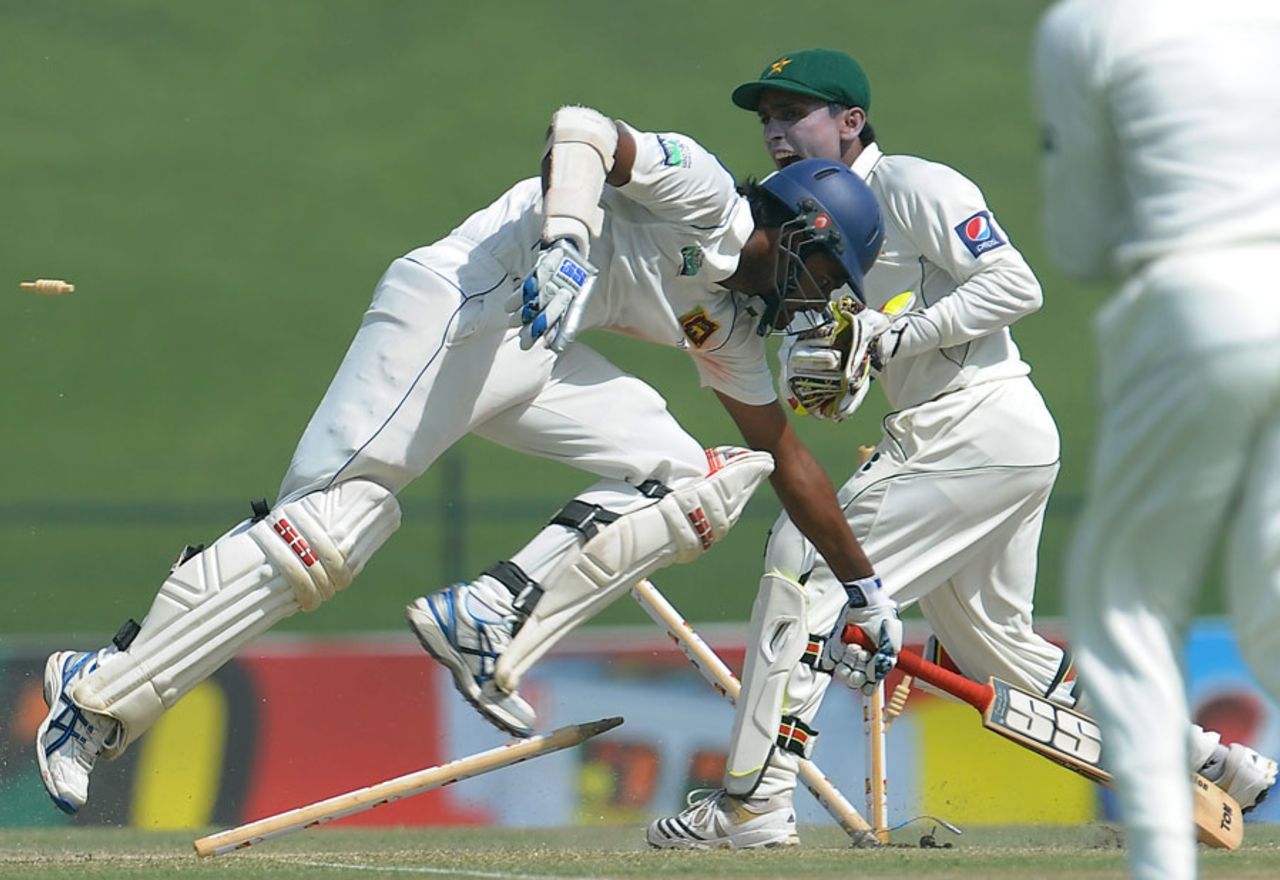 Adnan Akmal runs out Lahiru Thirimanne, Pakistan v Sri Lanka, 1st Test, Abu Dhabi, 4th day, October 21, 2011
