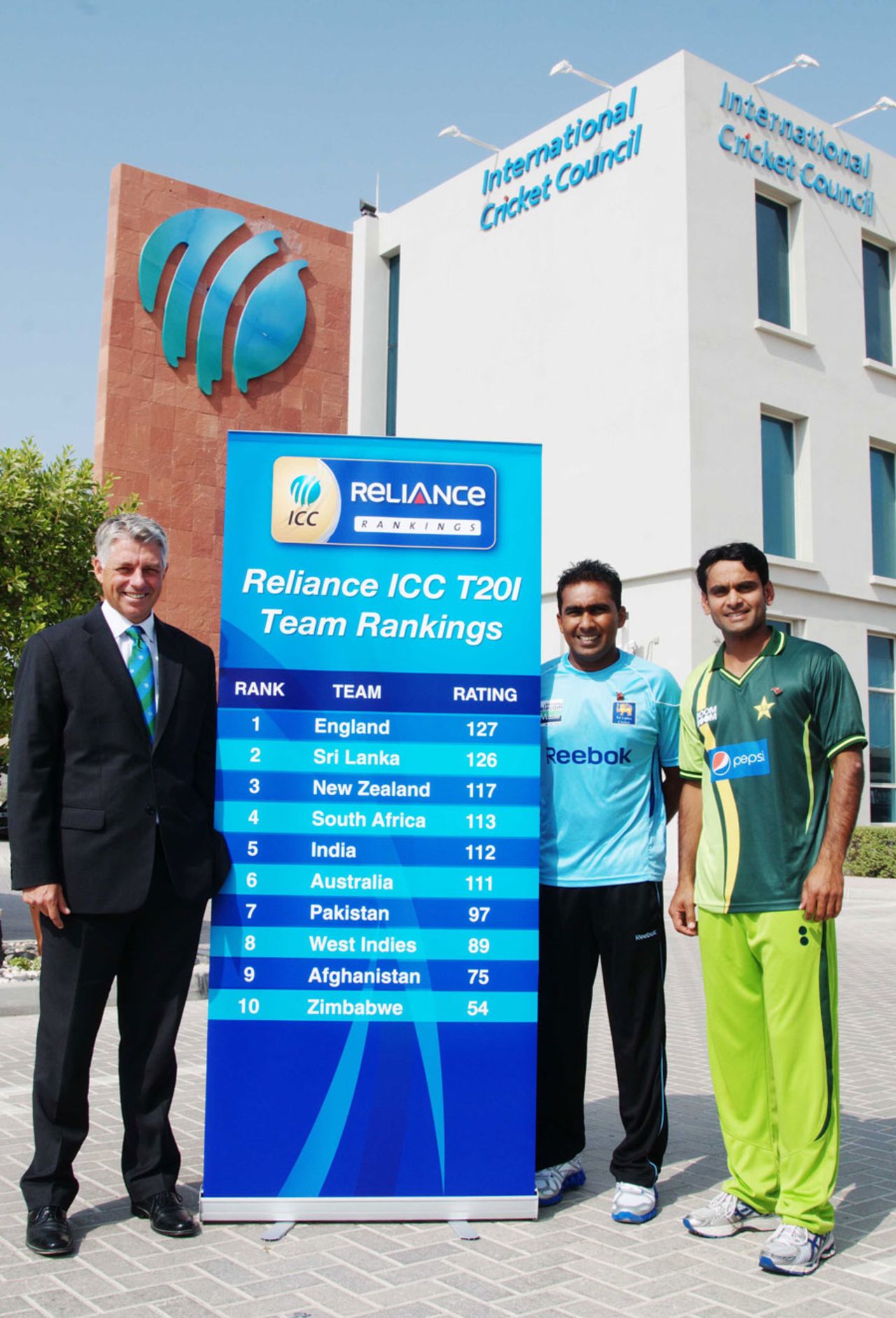 Dave Richardson, Mahela Jayawardene and Mohammad Hafeez at the launch of the Twenty20 rankings, Dubai, October 24, 2011