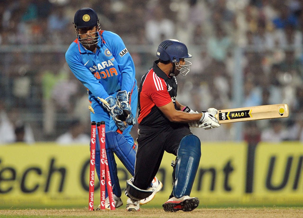 Ravi Bopara fell playing a horrid sweep shot, India v England, 5th ODI, Eden Gardens, October 25 2011